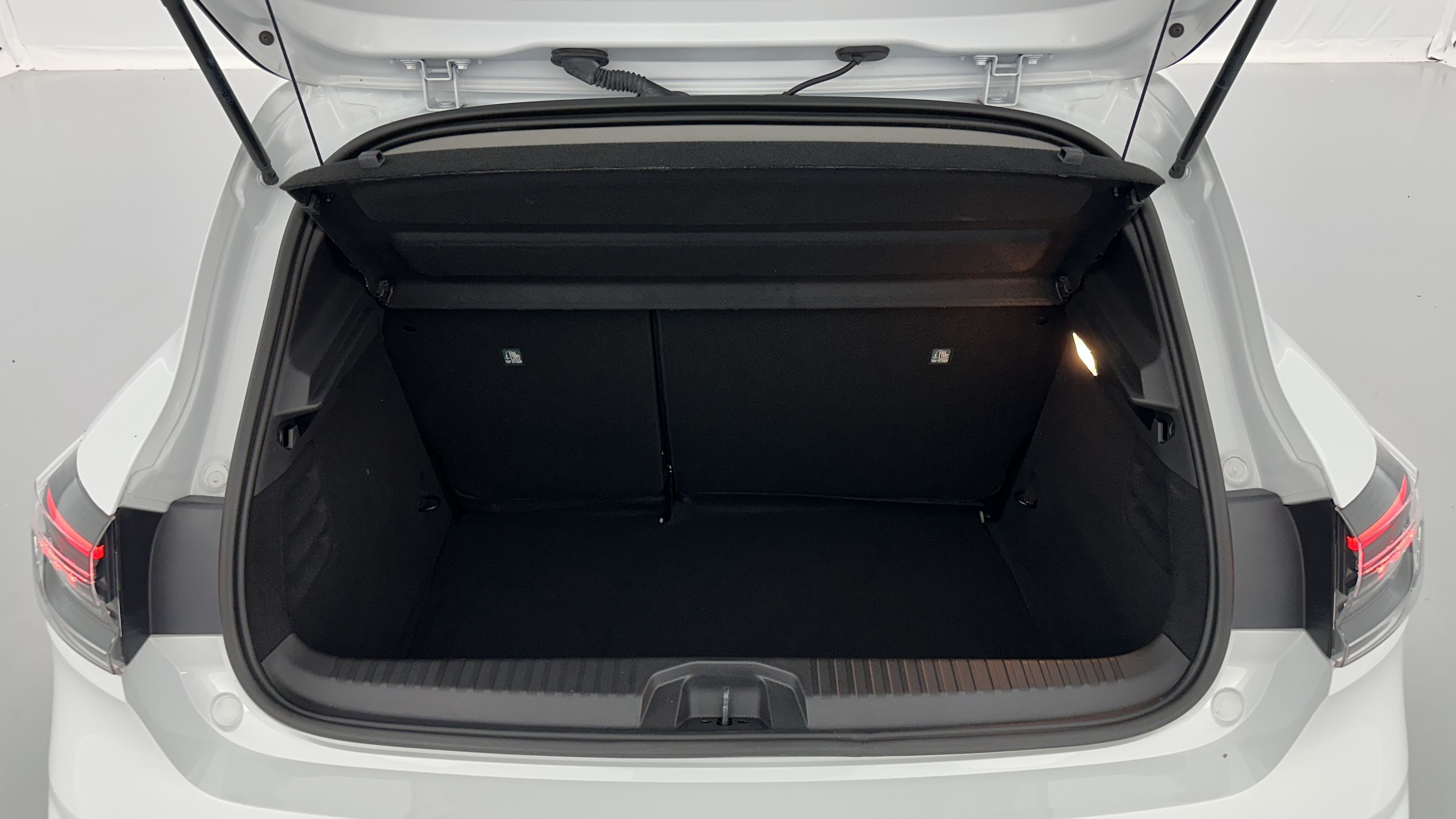 GLI00002524_p53 - RENAULT - CLIO - 2024 - photo 10