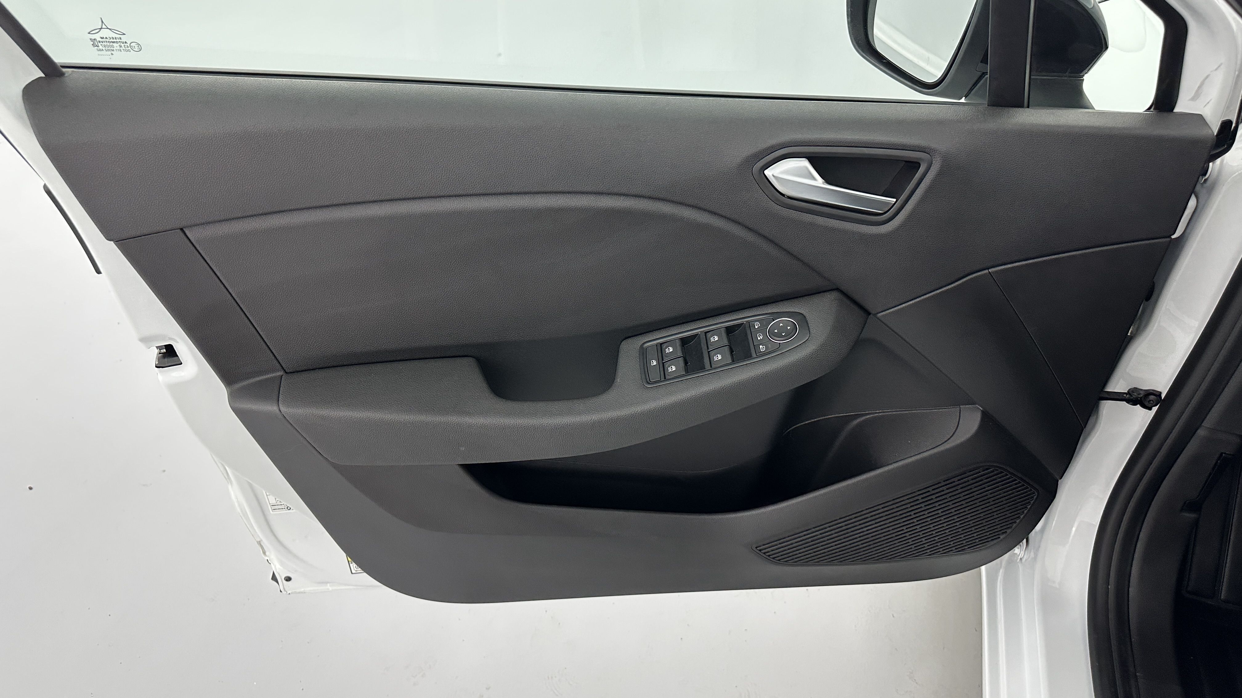 GLI00002524_p53 - RENAULT - CLIO - 2024 - photo 12