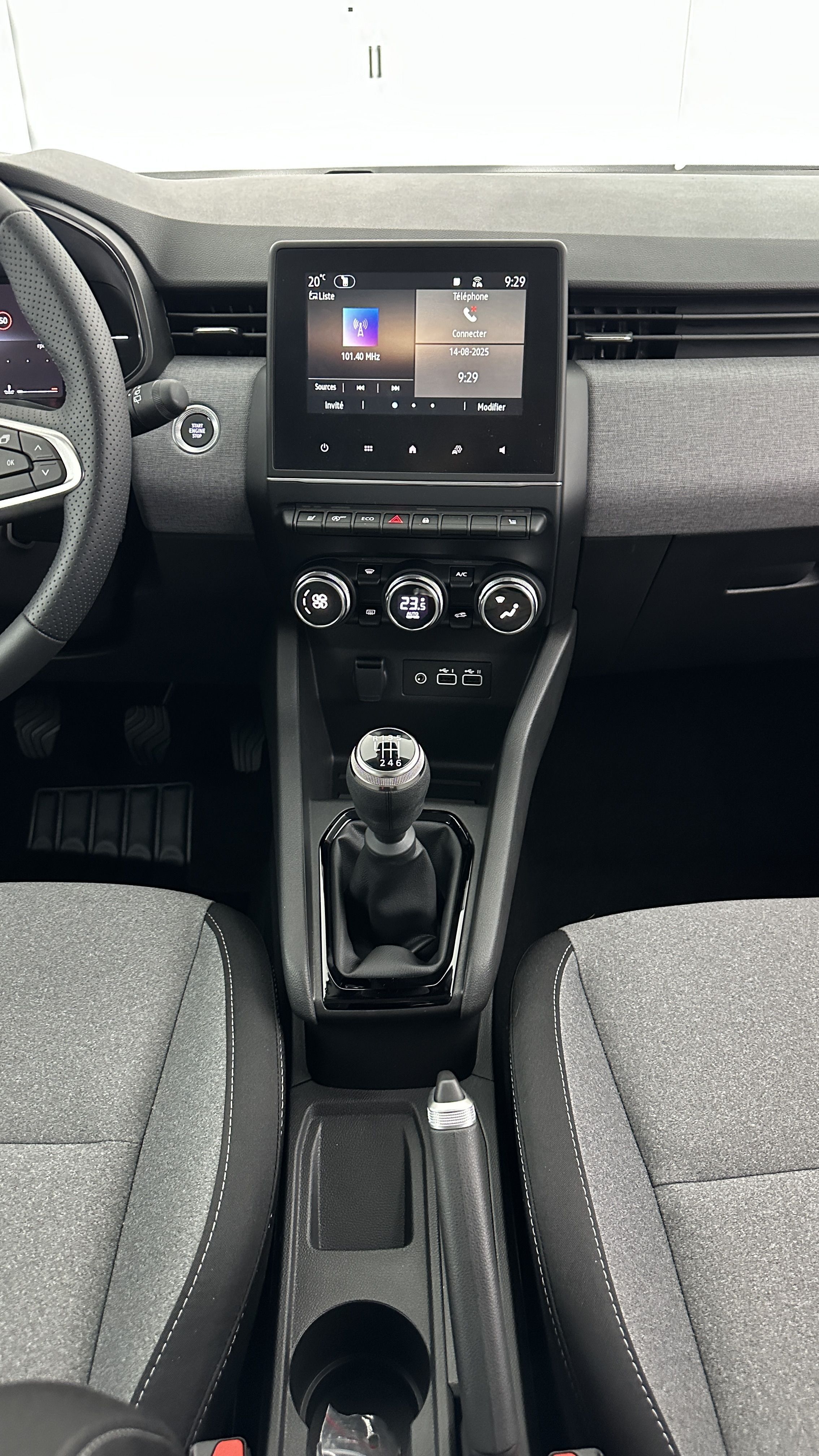 GLI00002524_p53 - RENAULT - CLIO - 2024 - photo 15