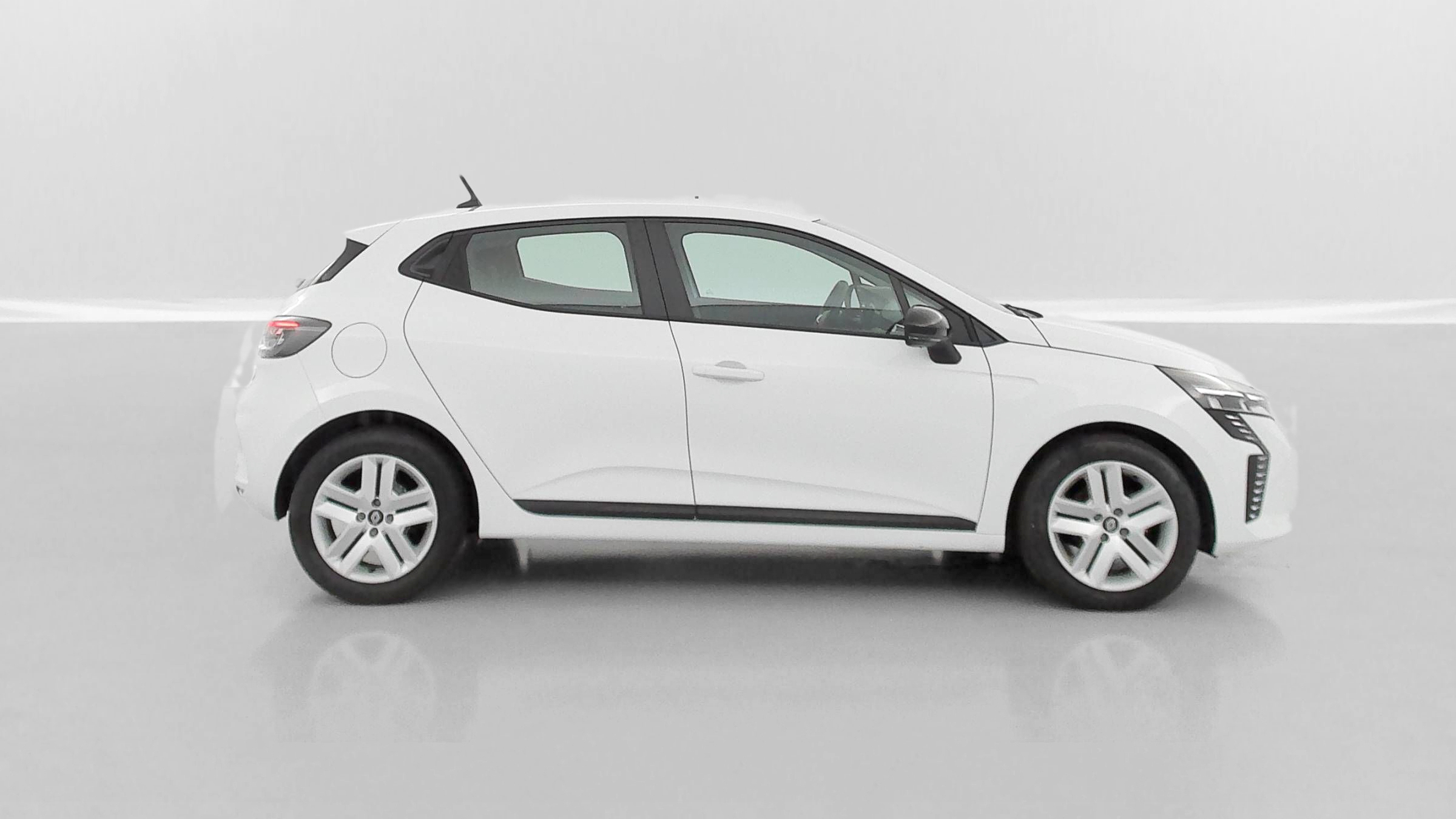 GLI00002524_p53 - RENAULT - CLIO - 2024 - photo 23