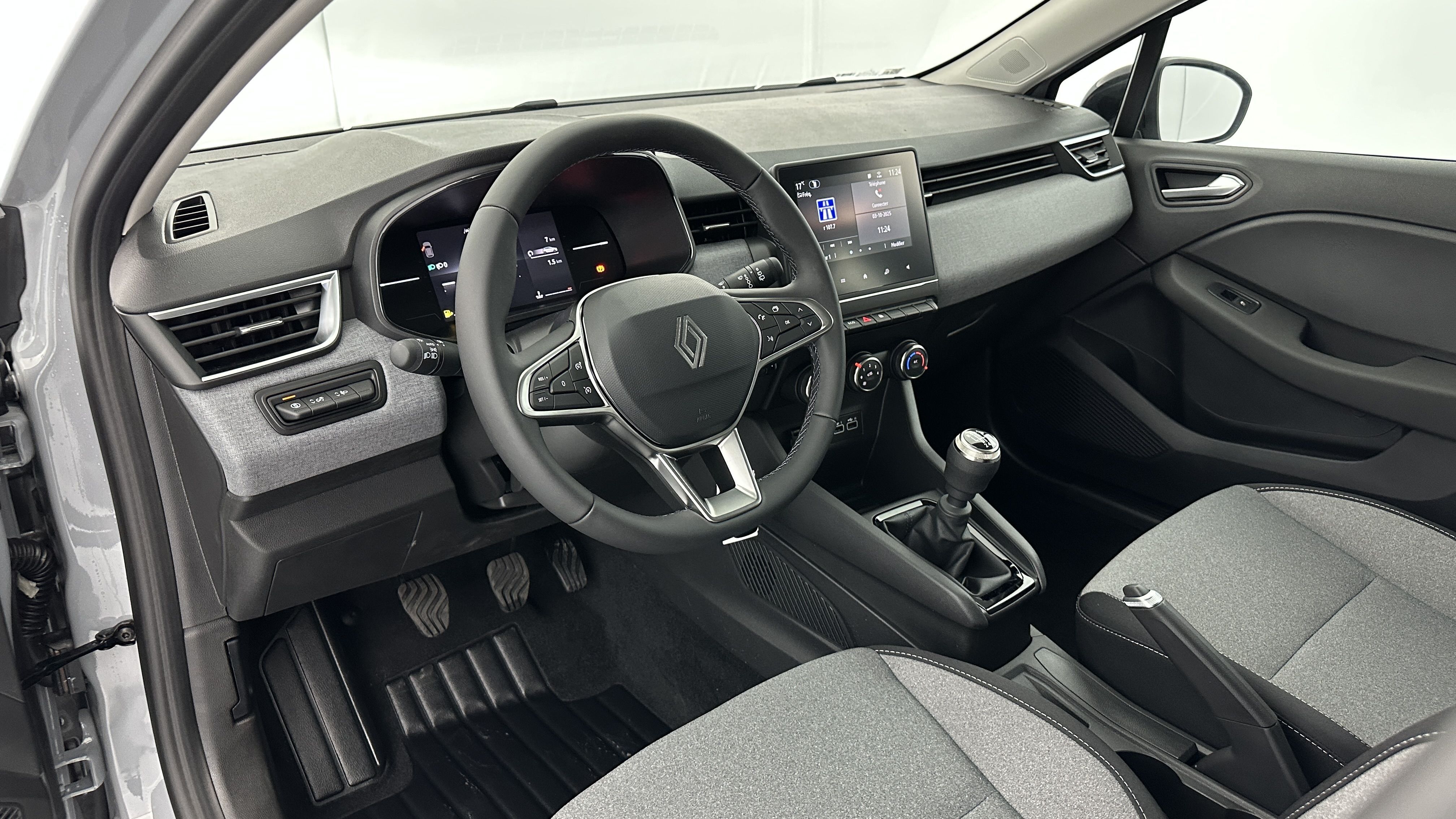 GLI00007886_p53 - RENAULT - CLIO - 2025 - photo 6