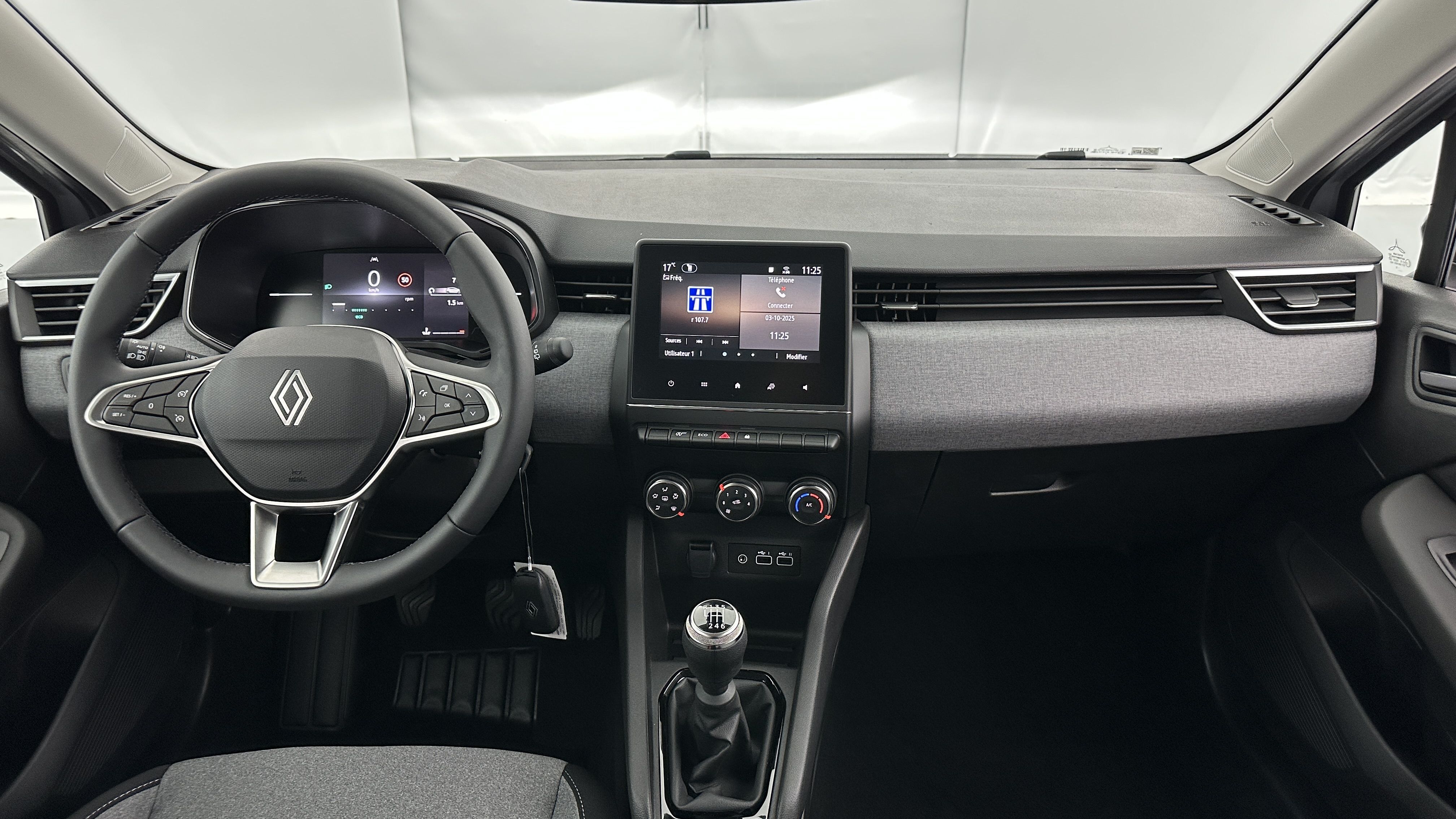 GLI00007886_p53 - RENAULT - CLIO - 2025 - photo 7