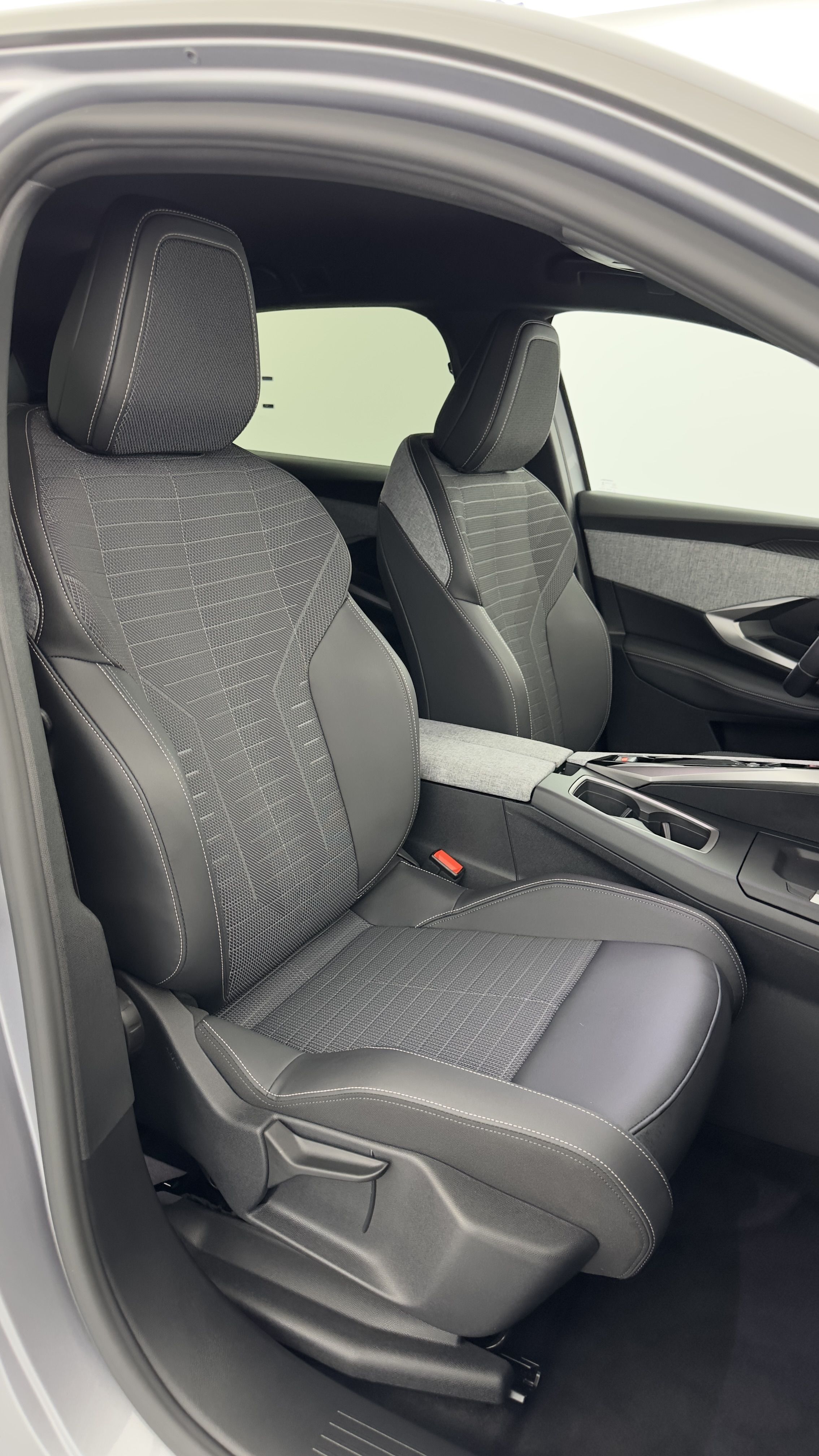 GLI00002832_p53 - PEUGEOT - 3008 - 2024 - photo 16