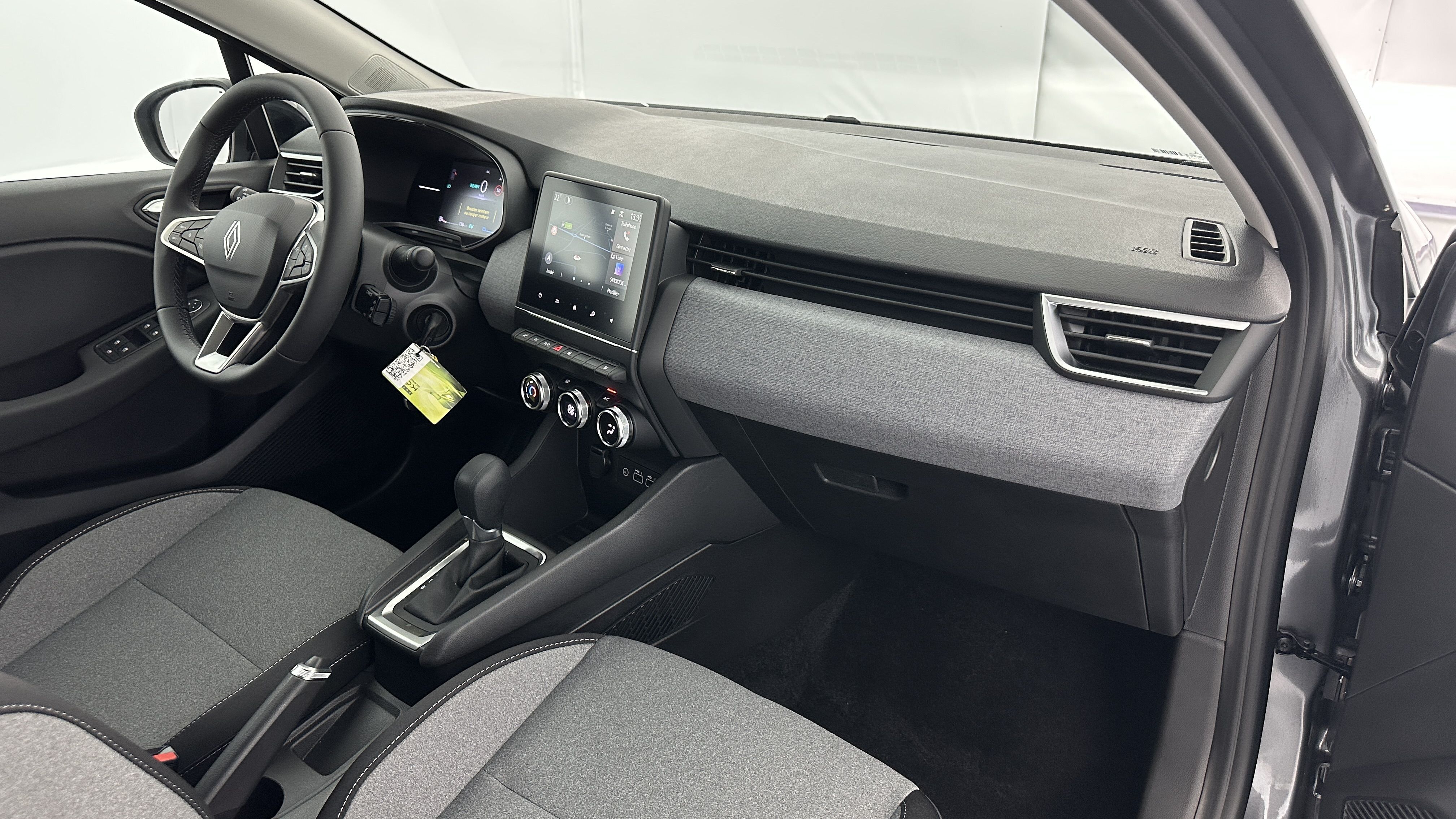 GLI00002849_p53 - RENAULT - CLIO - 2025 - photo 8