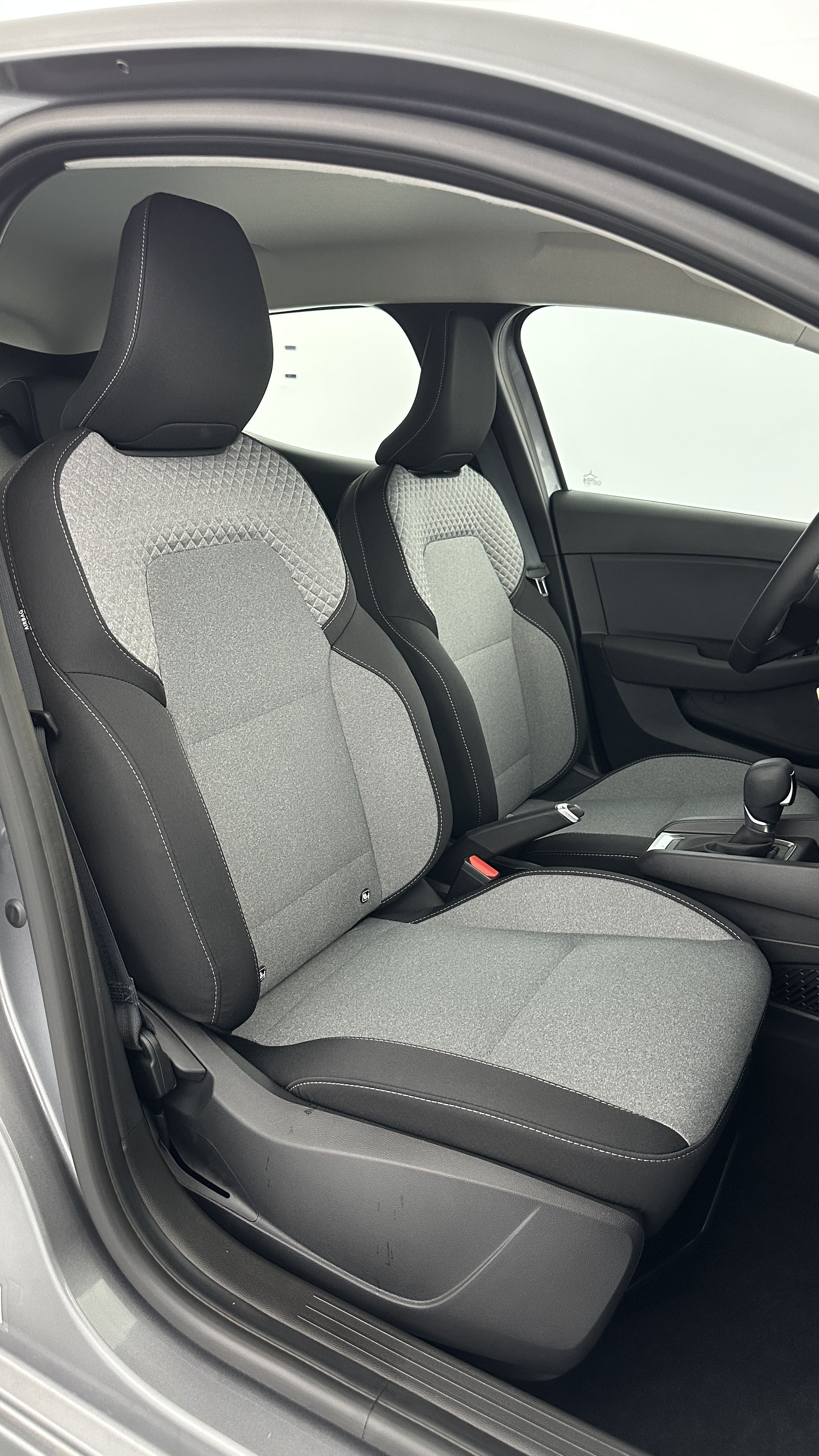 GLI00002849_p53 - RENAULT - CLIO - 2025 - photo 18