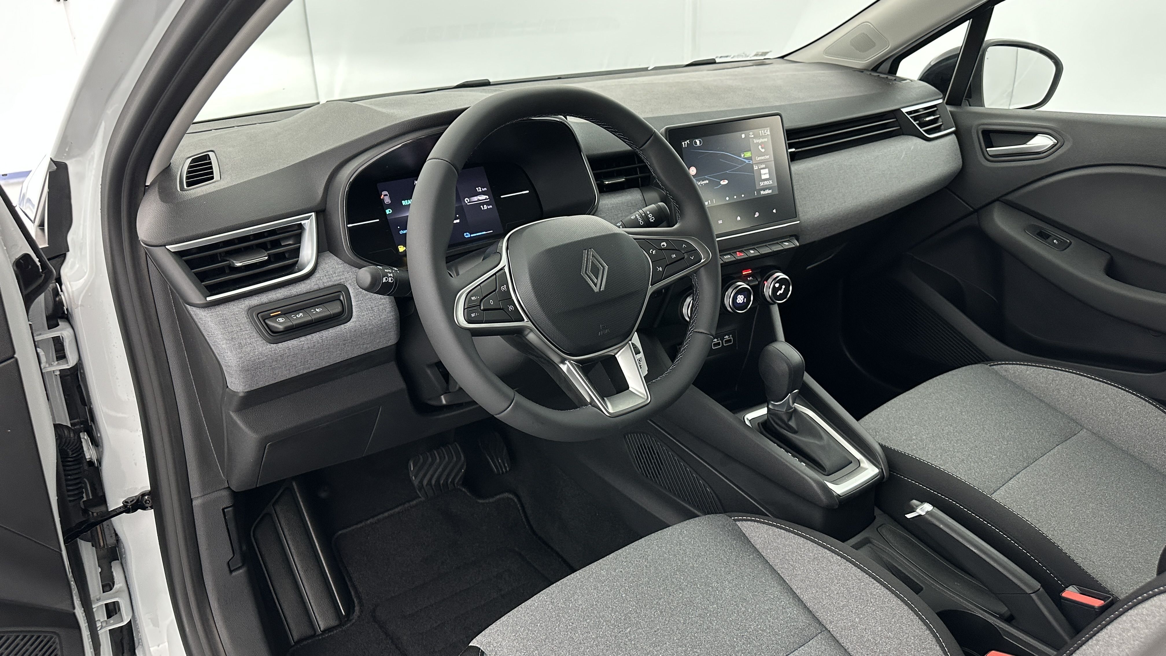 GLI00002840_p53 - RENAULT - CLIO - 2025 - photo 6