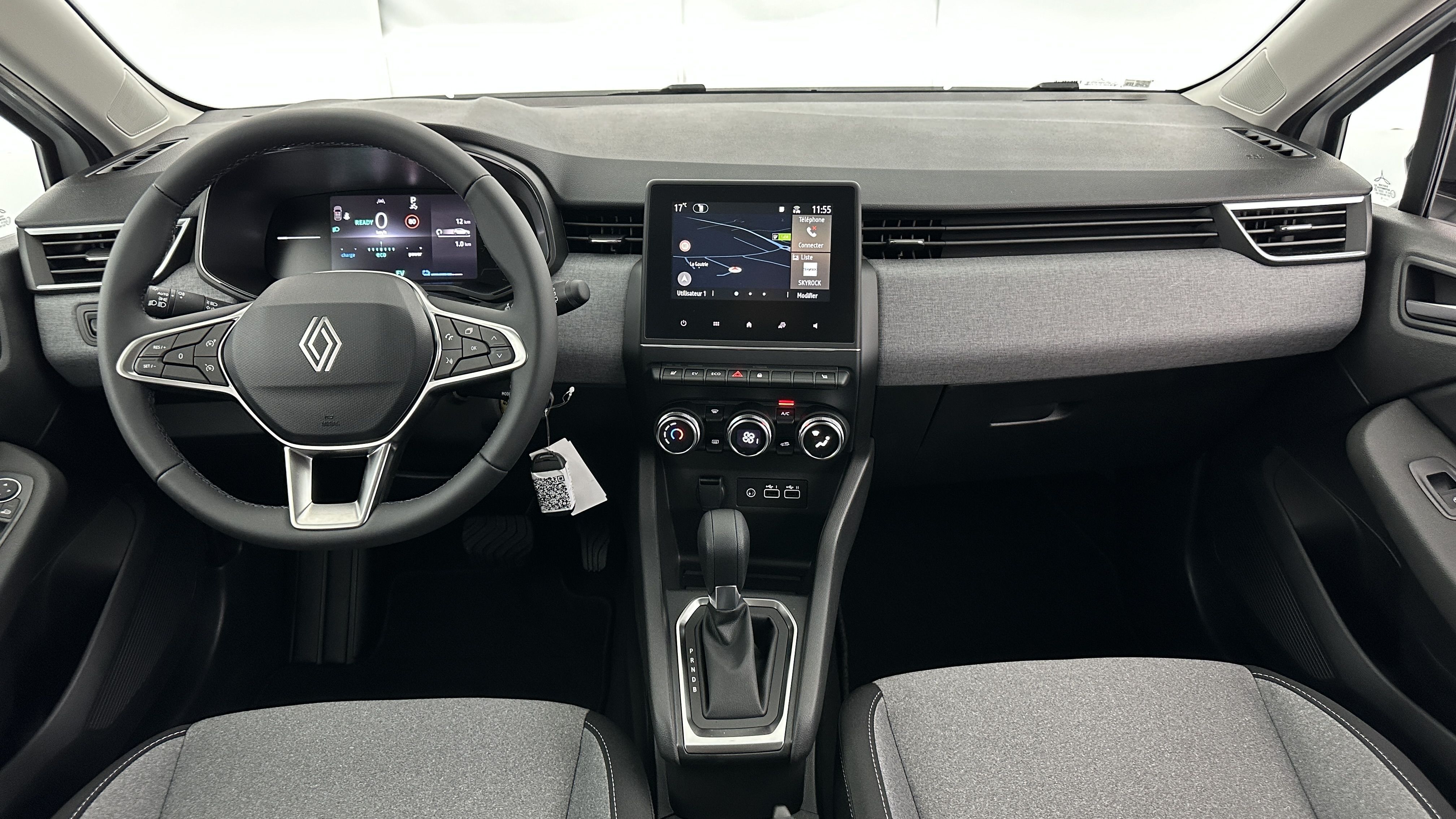 GLI00002840_p53 - RENAULT - CLIO - 2025 - photo 7