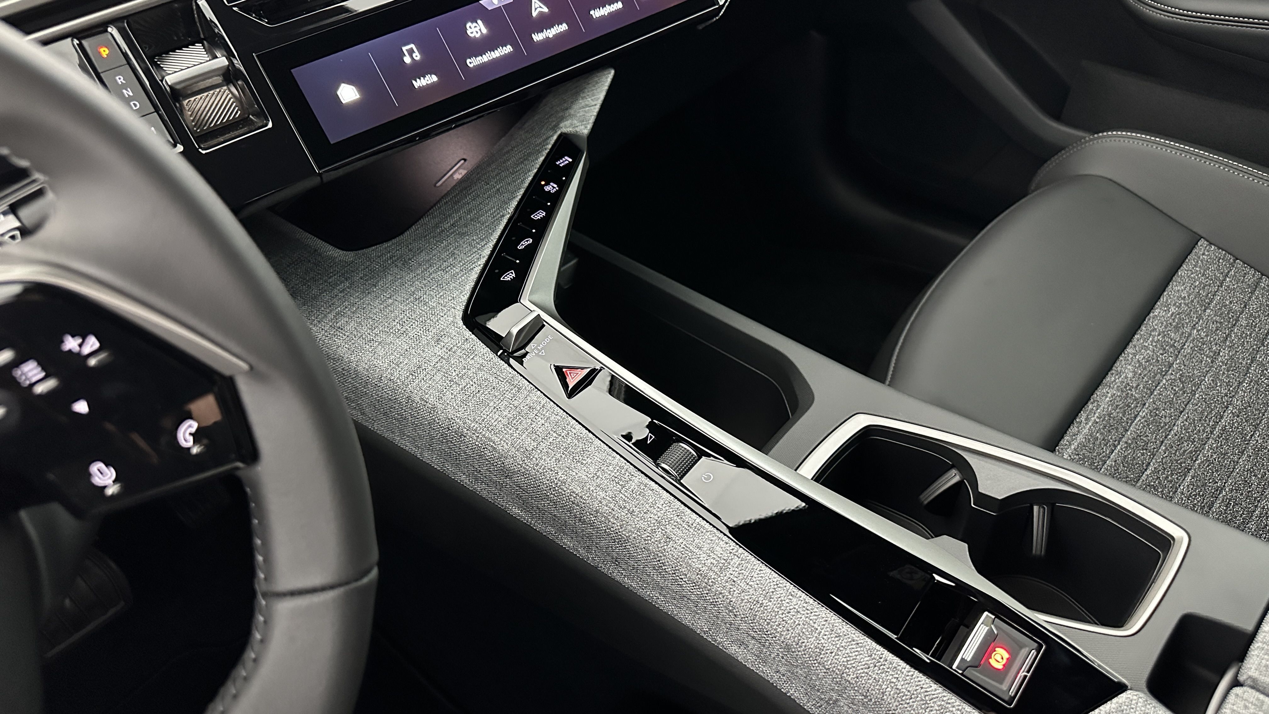 GLI00006038_p53 - PEUGEOT - 3008 - 2025 - photo 17