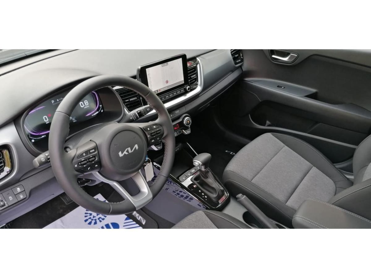 361379_p2 - KIA - STONIC - 2025 - photo 5