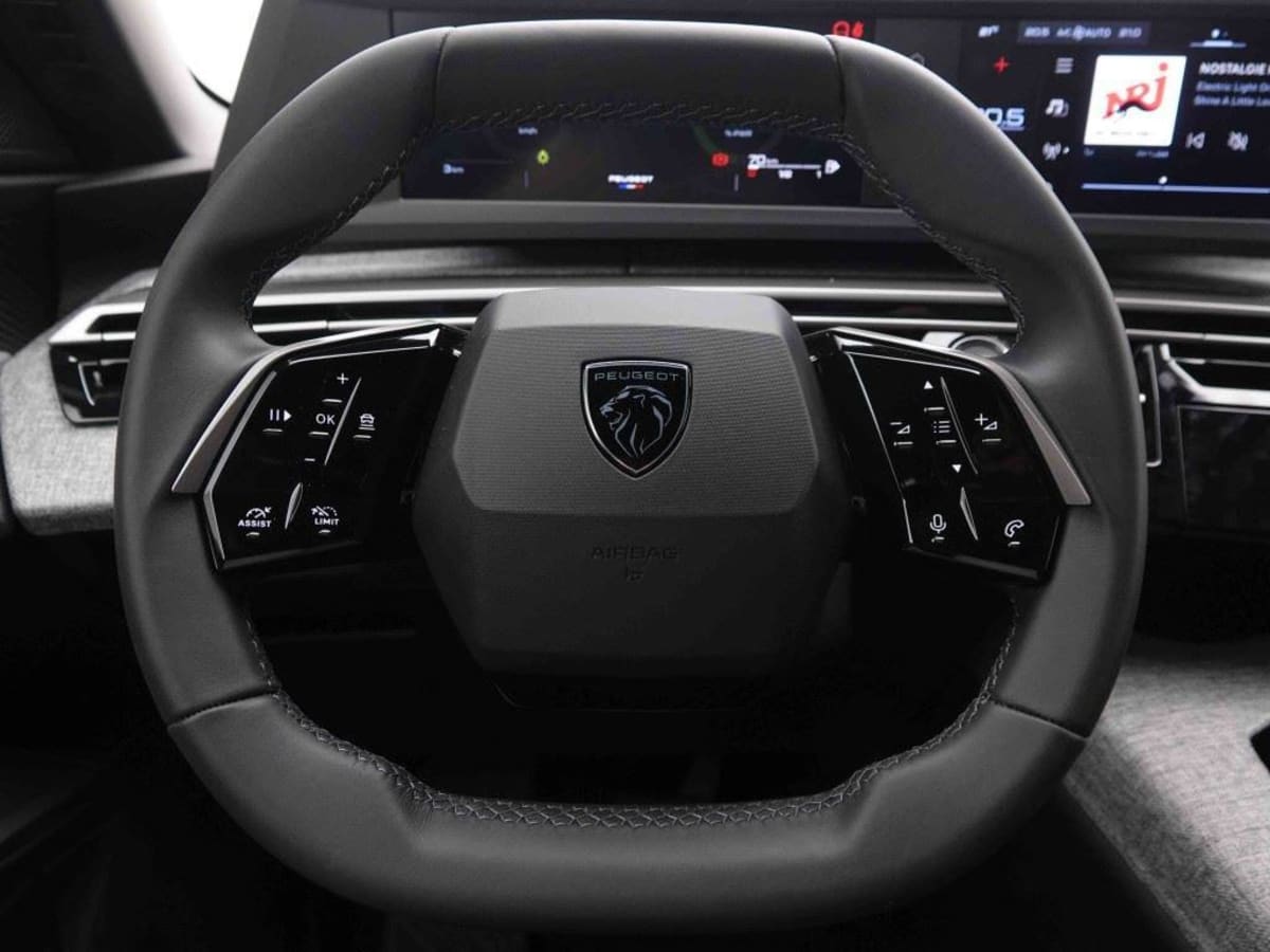 355940_p2 - PEUGEOT - 5008 - 2025 - photo 9