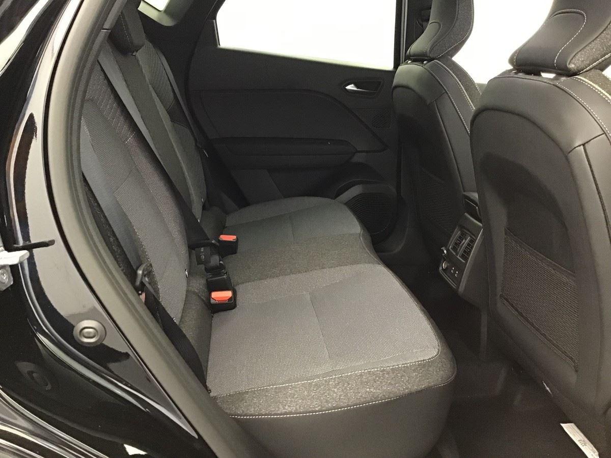 361490_p2 - RENAULT - CAPTUR - 2025 - photo 7