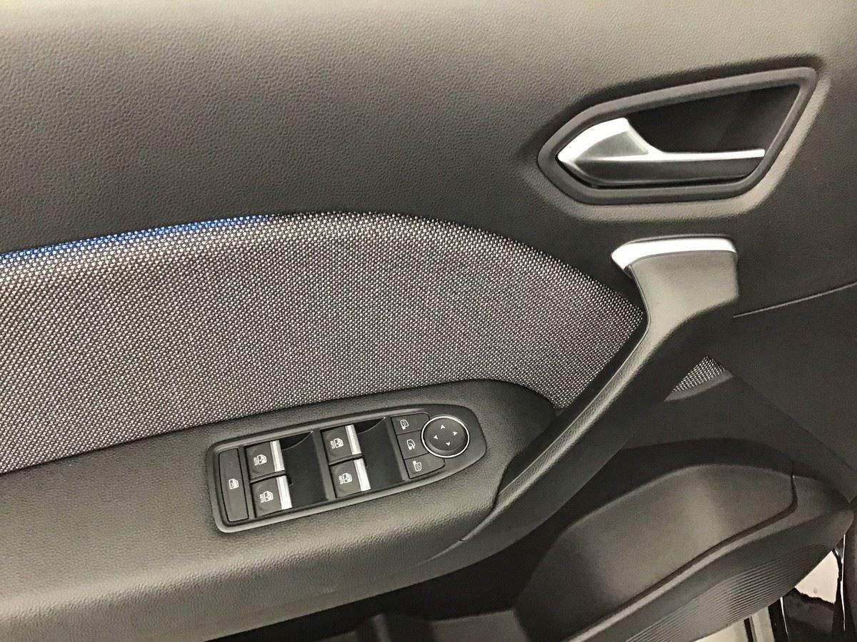 361490_p2 - RENAULT - CAPTUR - 2025 - photo 9