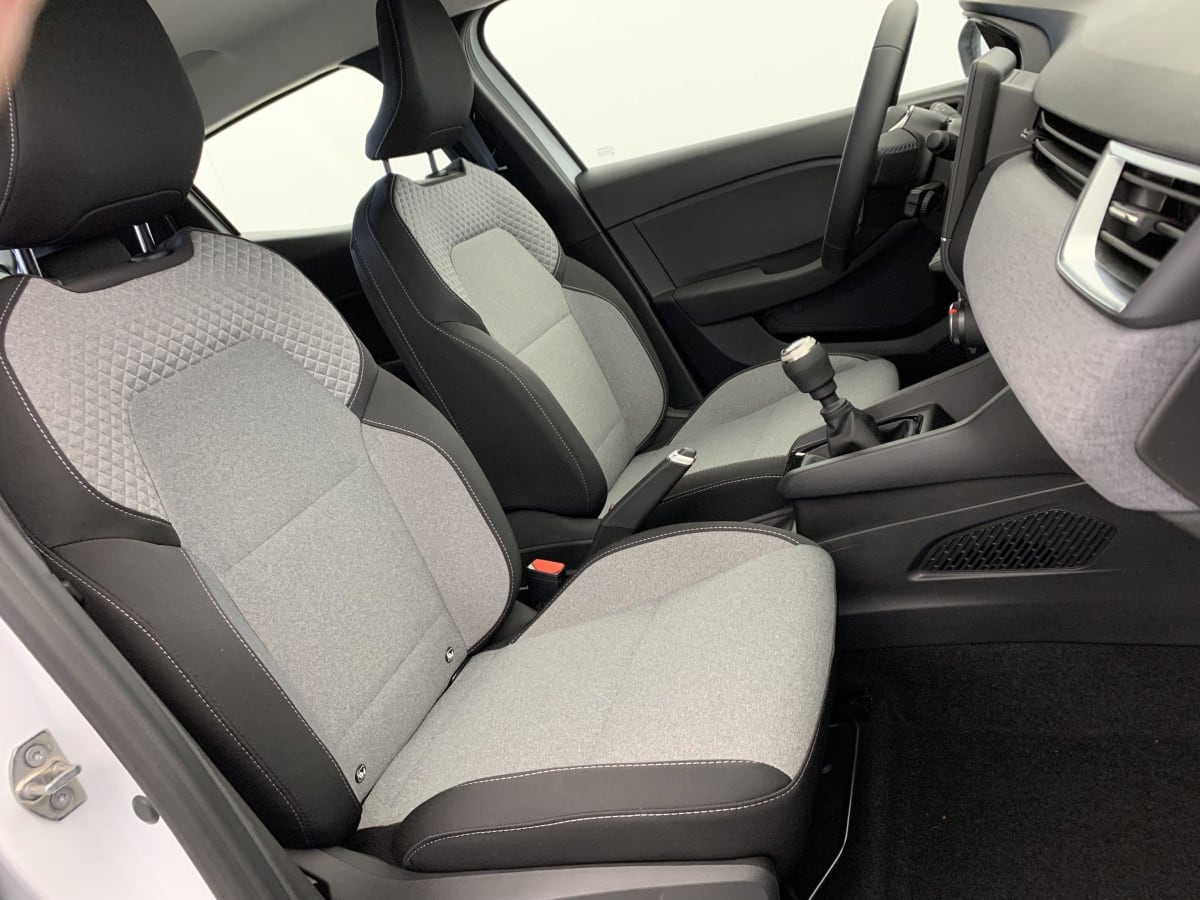 357256_p2 - RENAULT - CLIO 5 - 2025 - photo 9