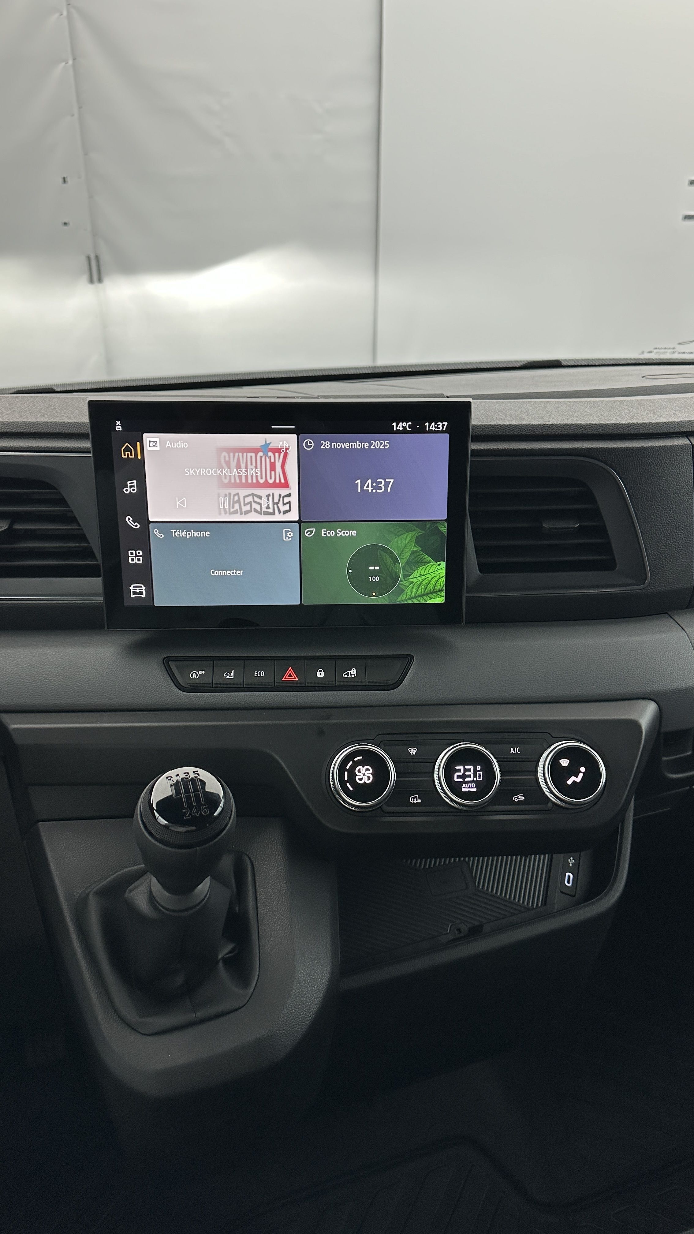 GLI00007235_p53 - RENAULT - MASTER - 2025 - photo 12