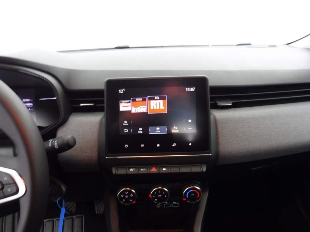 71338_p51 - RENAULT - CLIO - 2025 - photo 10