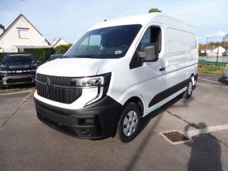 72324_p51 - RENAULT - MASTER - 2025