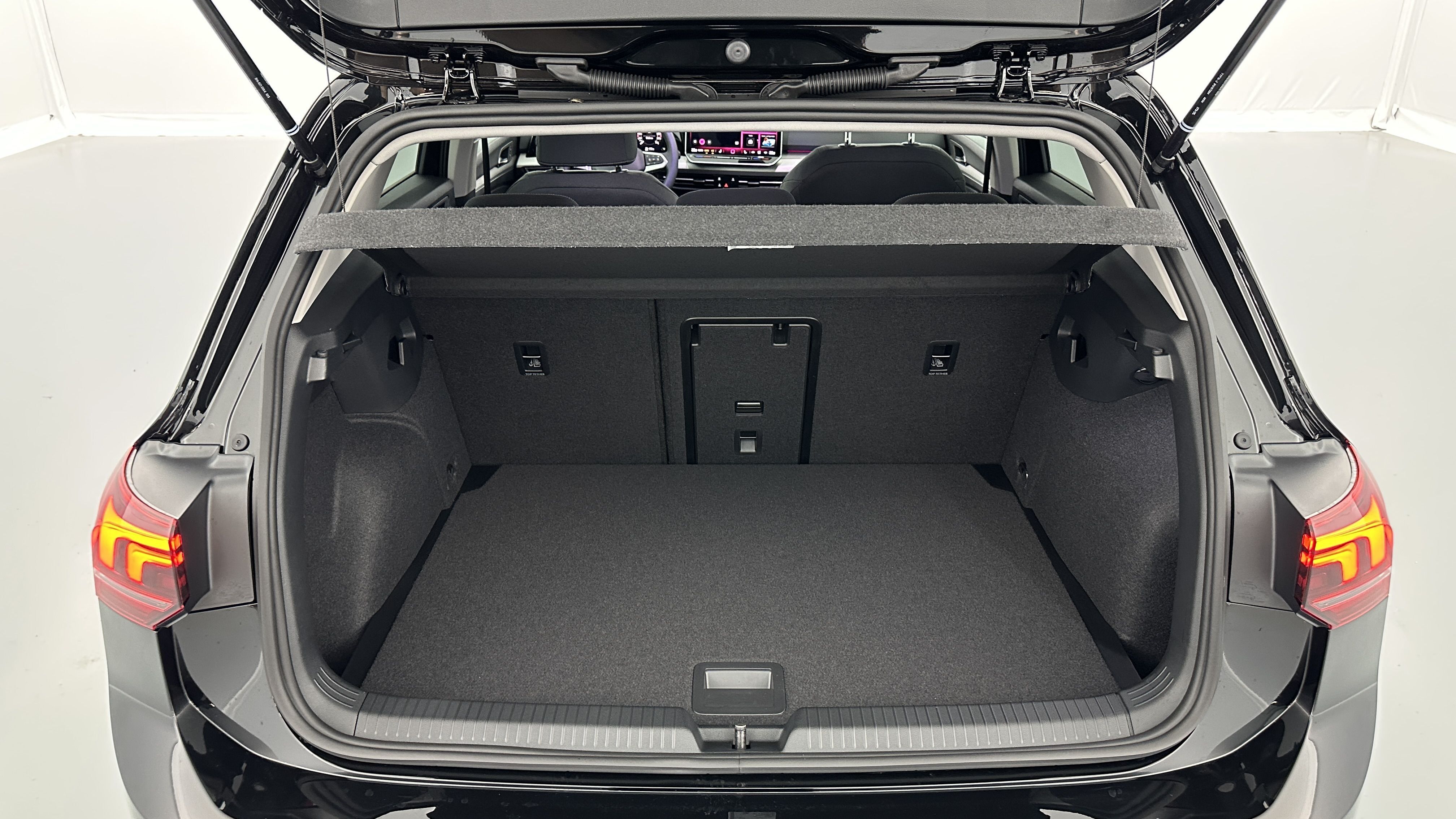 GLI00001762_p53 - VOLKSWAGEN - GOLF - 2025 - photo 10