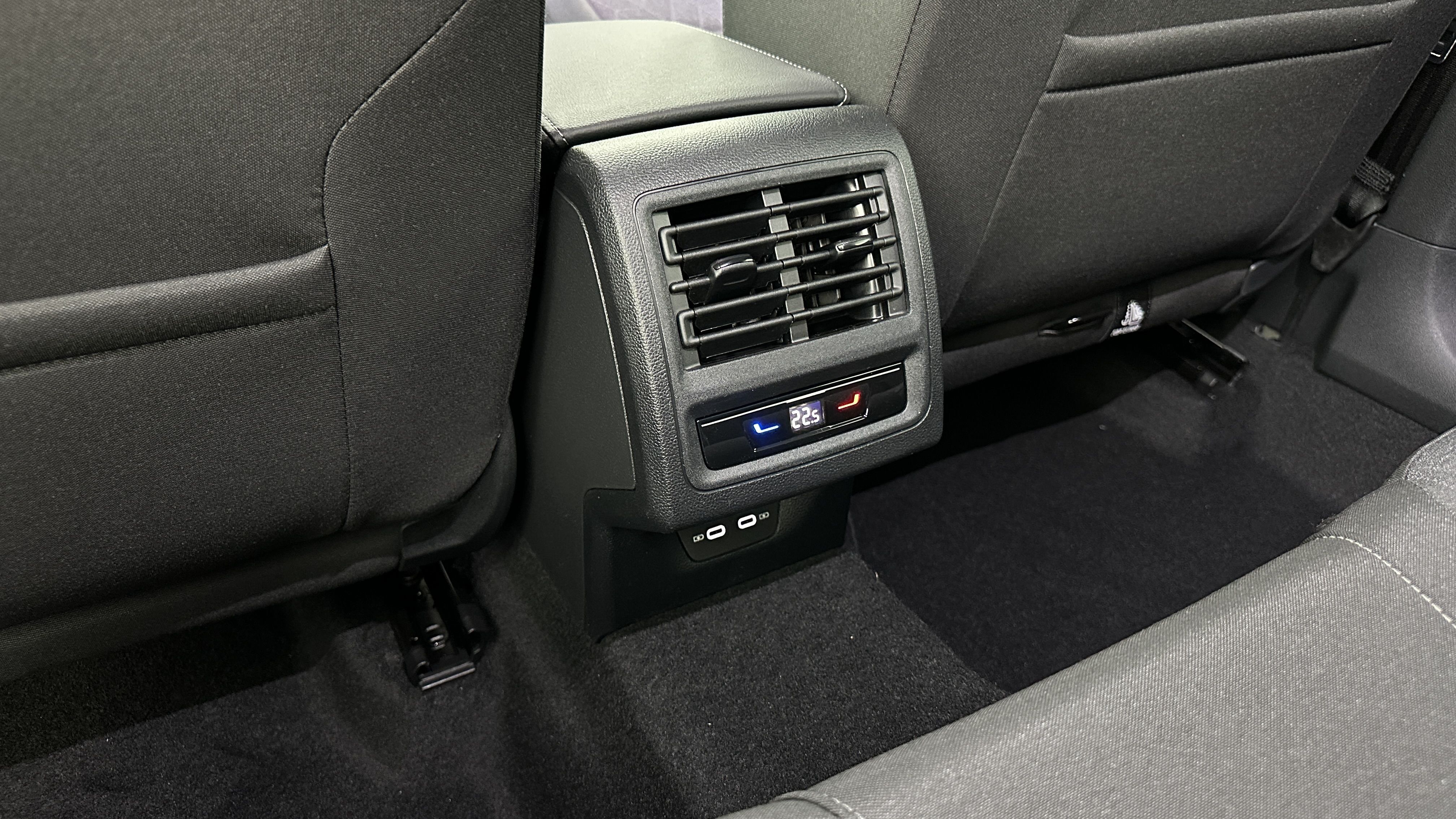 GLI00001762_p53 - VOLKSWAGEN - GOLF - 2025 - photo 22