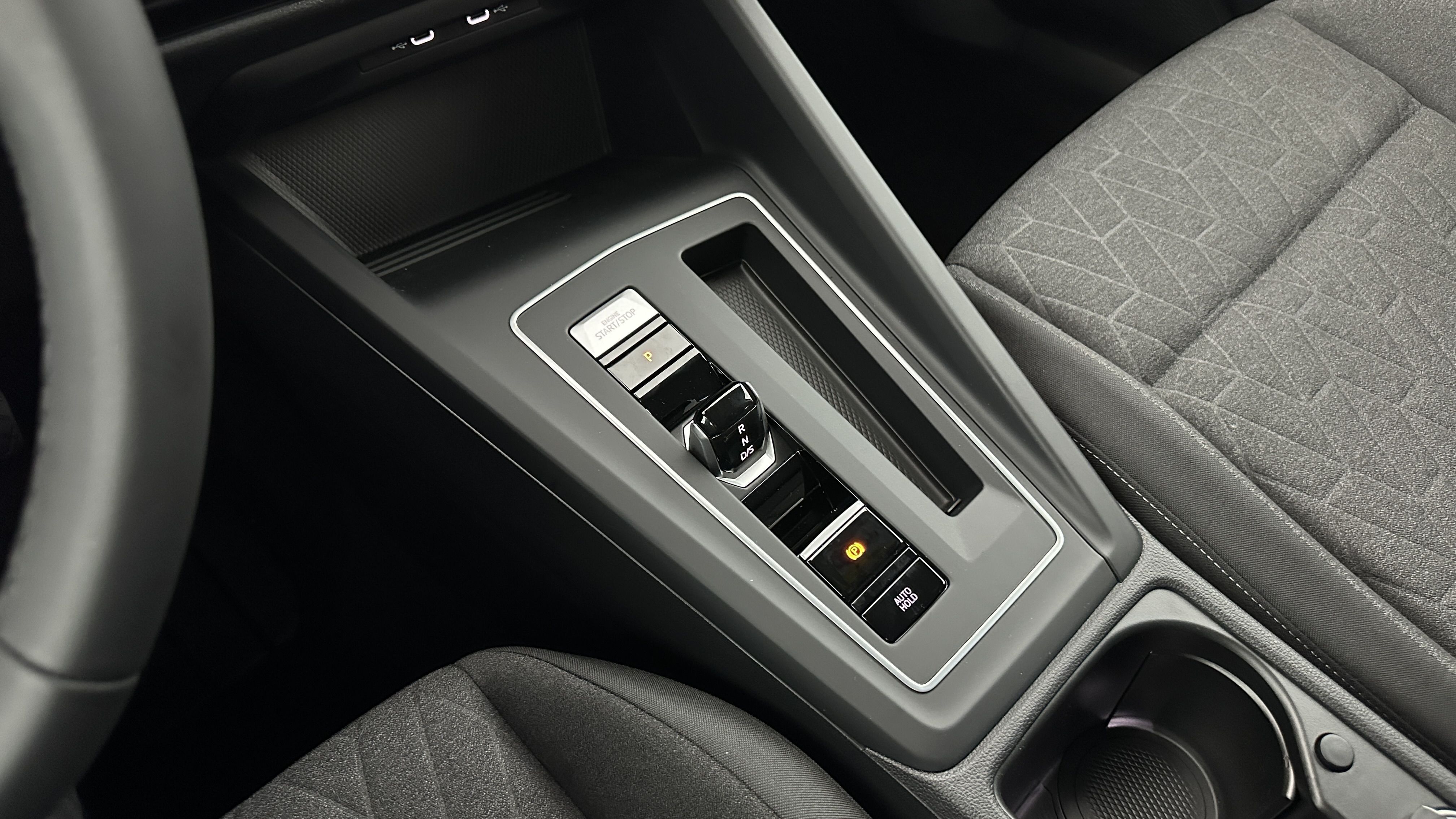 GLI00001757_p53 - VOLKSWAGEN - GOLF - 2025 - photo 17