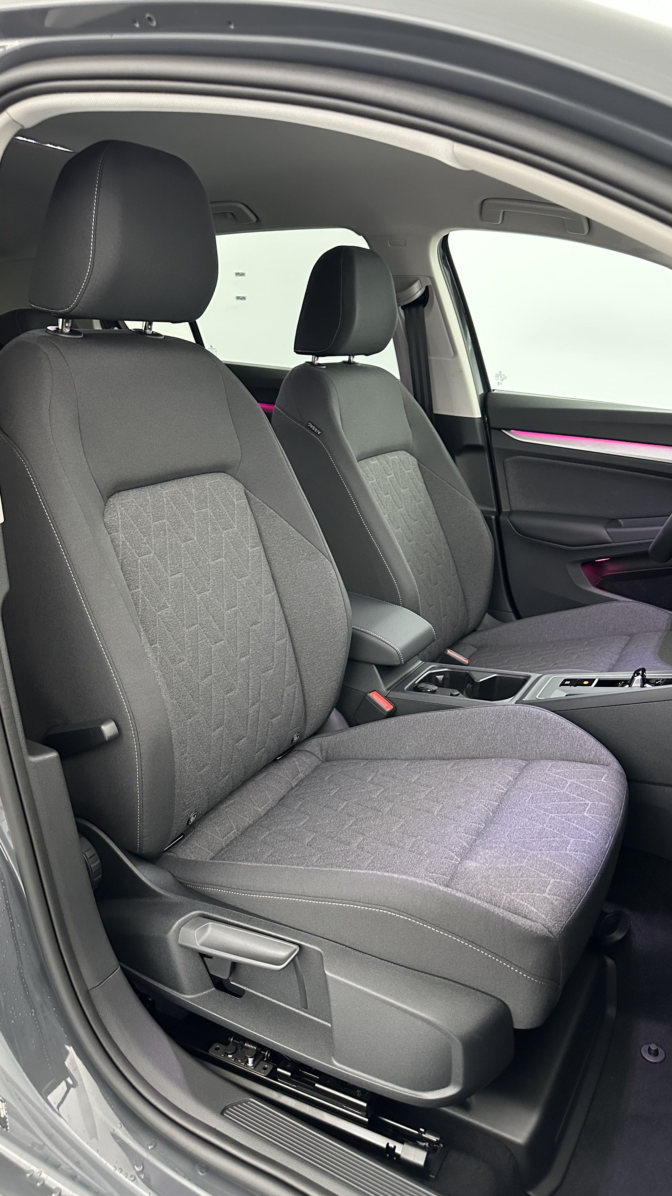 GLI00001757_p53 - VOLKSWAGEN - GOLF - 2025 - photo 18