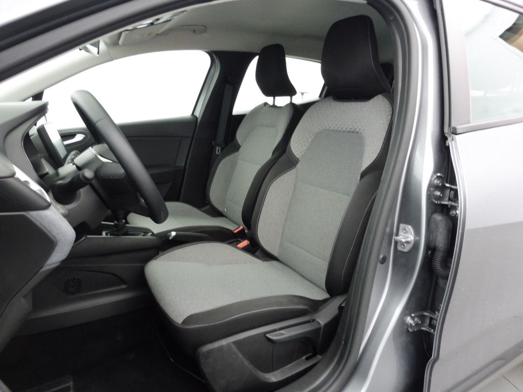 71379_p51 - RENAULT - CLIO - 2025 - photo 12