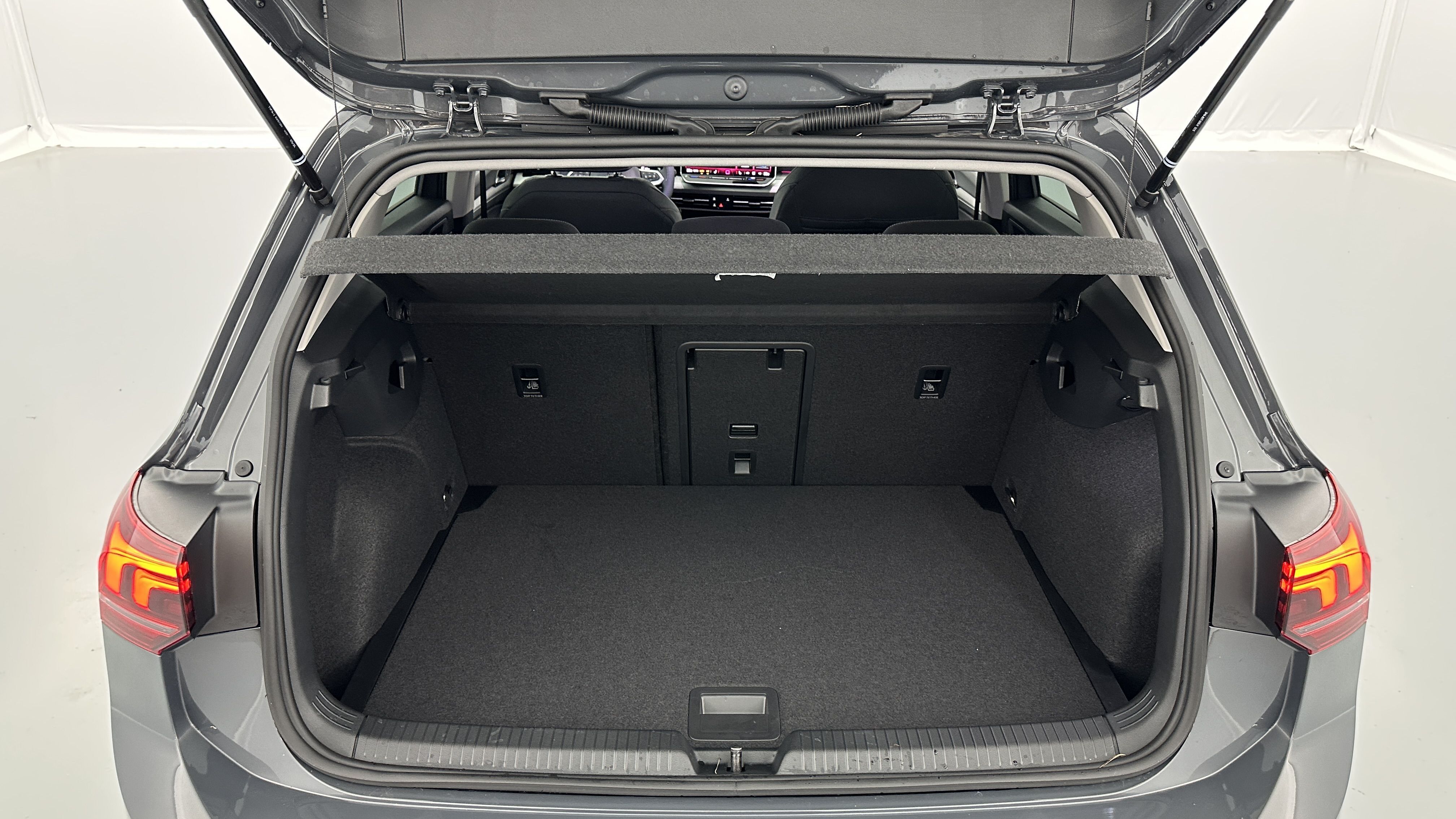 GLI00001755_p53 - VOLKSWAGEN - GOLF - 2025 - photo 10