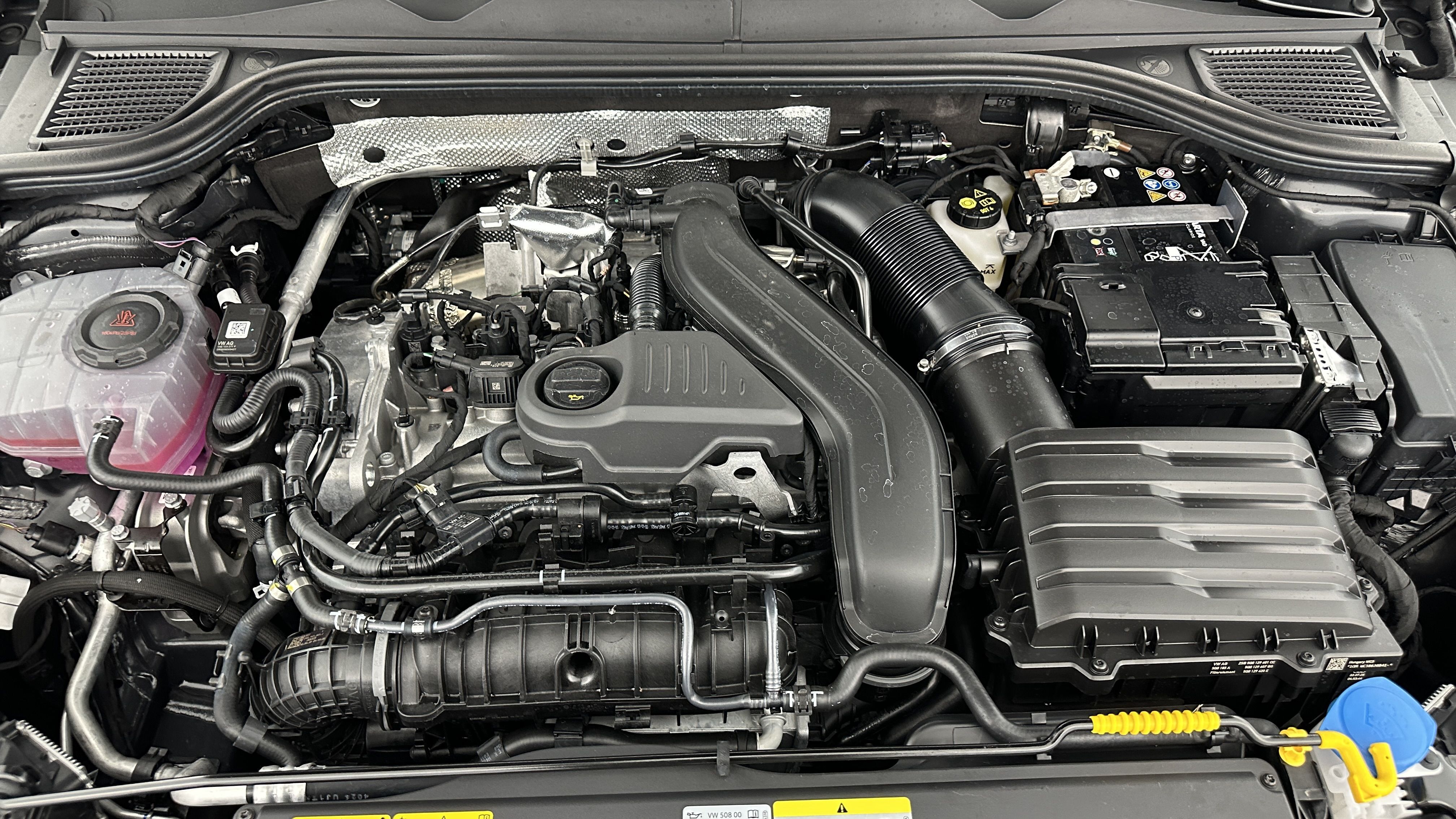 GLI00001755_p53 - VOLKSWAGEN - GOLF - 2025 - photo 11