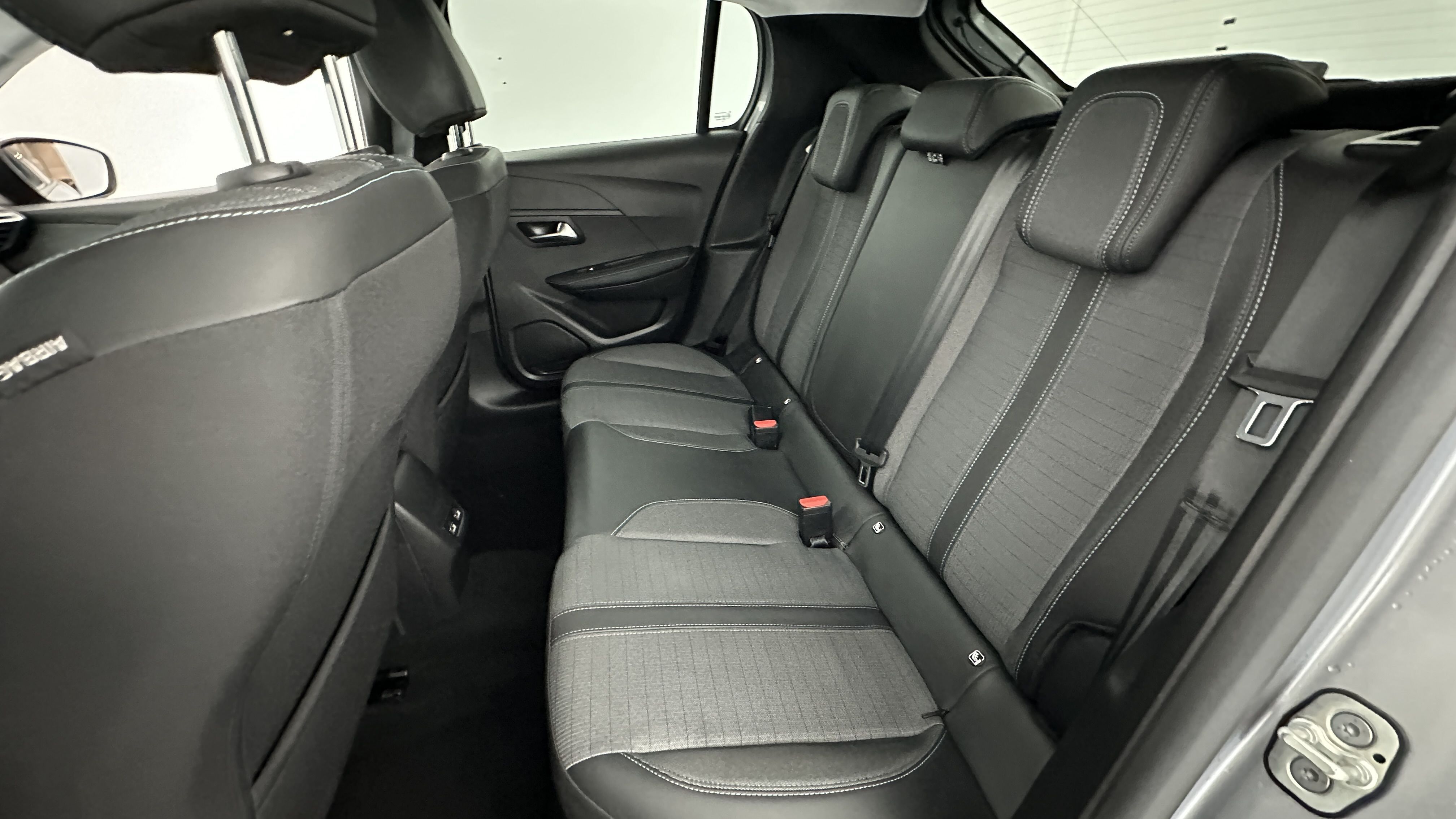 GLI00008058_p53 - PEUGEOT - 208 - 2023 - photo 9