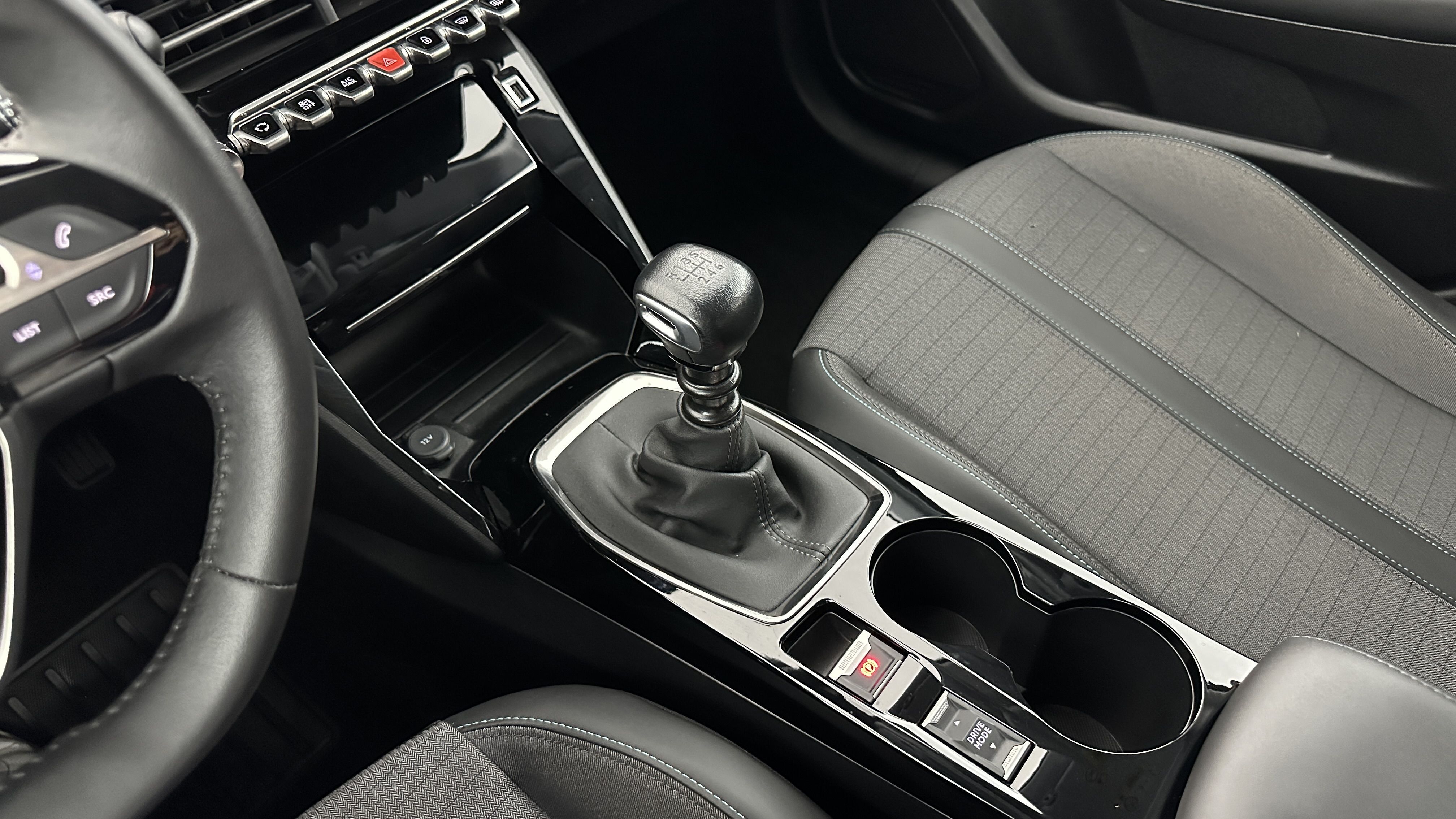 GLI00008058_p53 - PEUGEOT - 208 - 2023 - photo 16