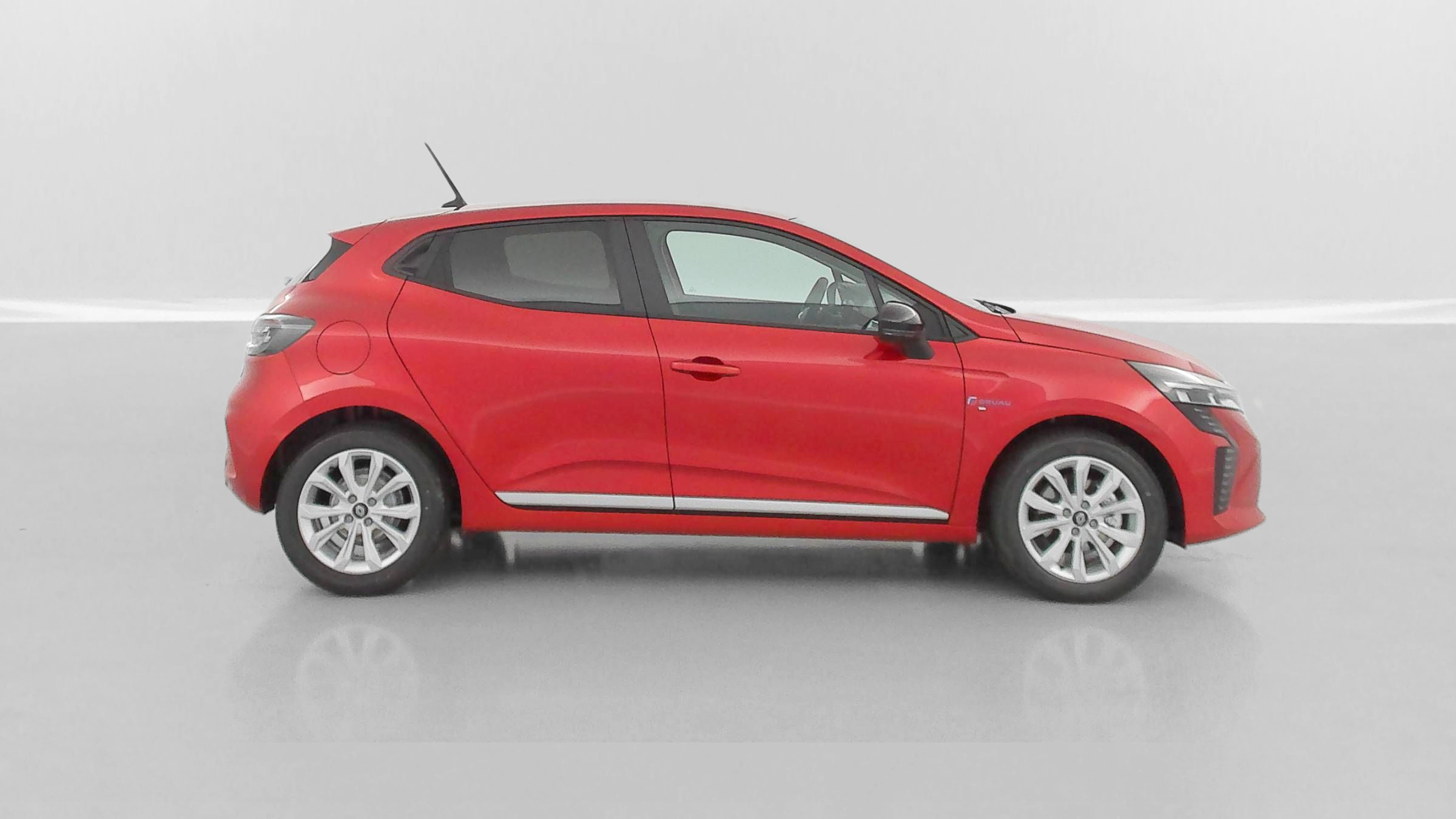 GLI00000574_p53 - RENAULT - CLIO - 2024 - photo 21