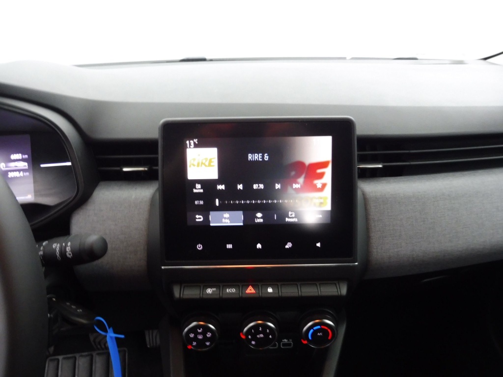 72423_p51 - RENAULT - CLIO - 2025 - photo 10