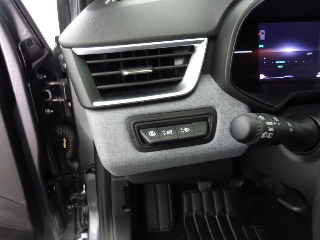 72423_p51 - RENAULT - CLIO - 2025 - photo 7