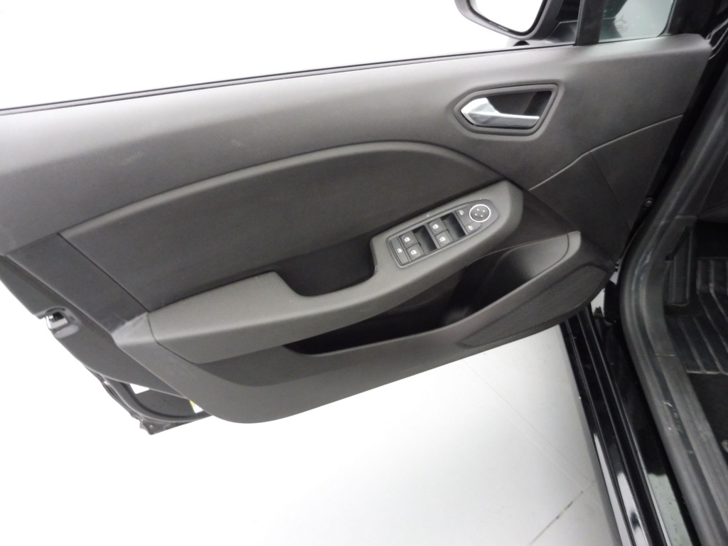 72427_p51 - RENAULT - CLIO - 2025 - photo 15