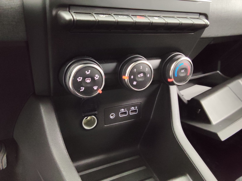 72562_p51 - RENAULT - CLIO - 2025 - photo 6