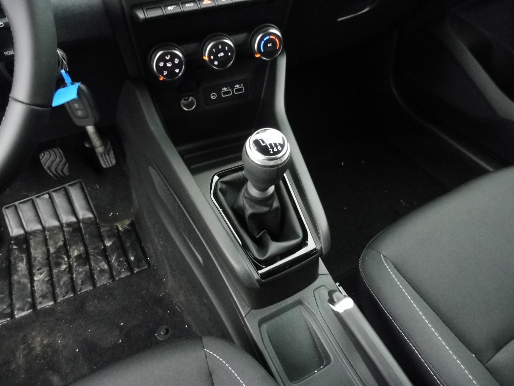 72874_p51 - RENAULT - CLIO - 2025 - photo 12