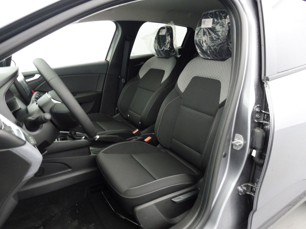 72874_p51 - RENAULT - CLIO - 2025 - photo 13