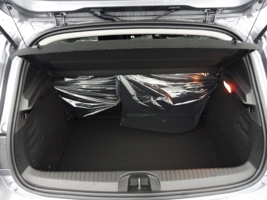 72874_p51 - RENAULT - CLIO - 2025 - photo 9