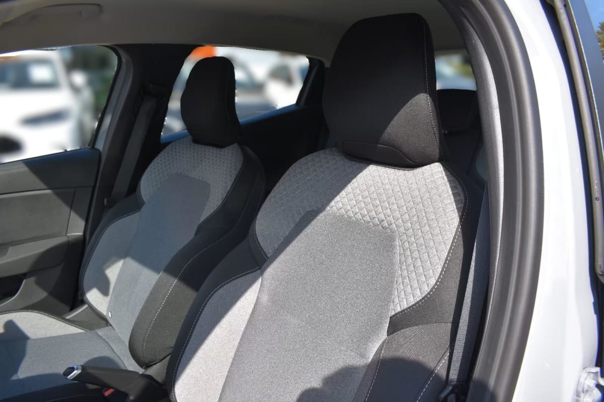 362447_p2 - RENAULT - CLIO 5 - 2025 - photo 5