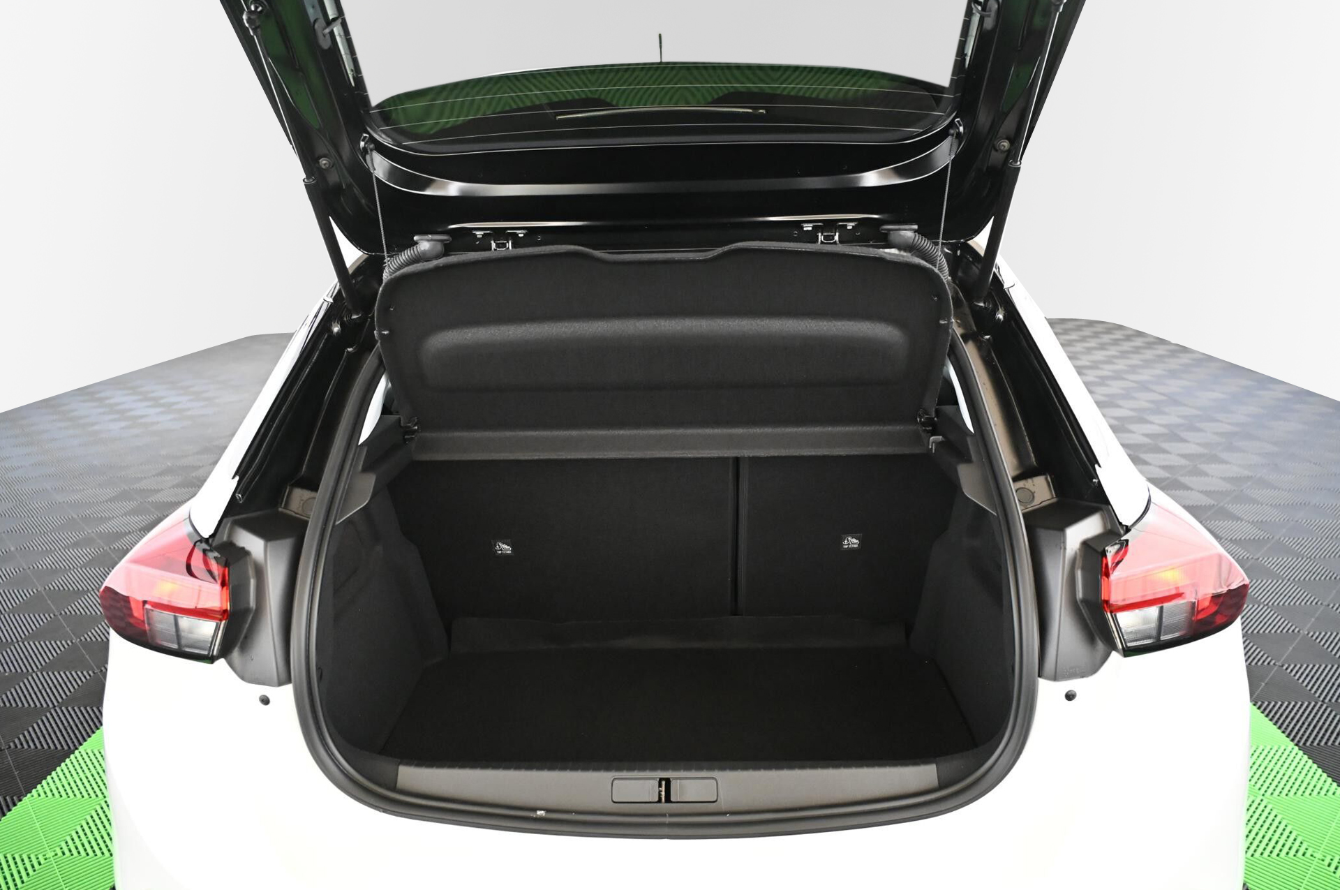 18684_p35 - OPEL - CORSA - 2023 - photo 34