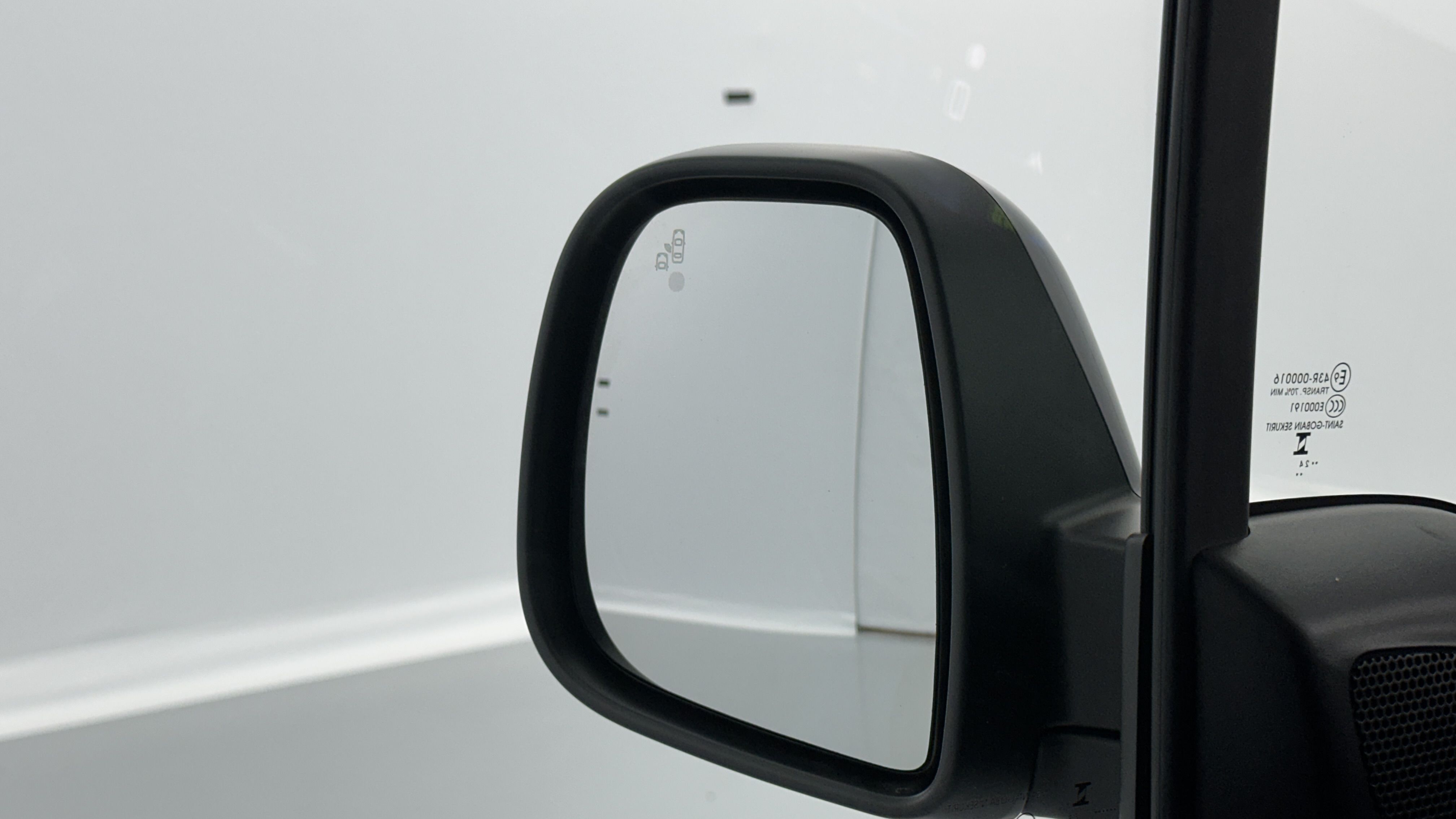 GLI00002320_p53 - PEUGEOT - PARTNER - 2025 - photo 18