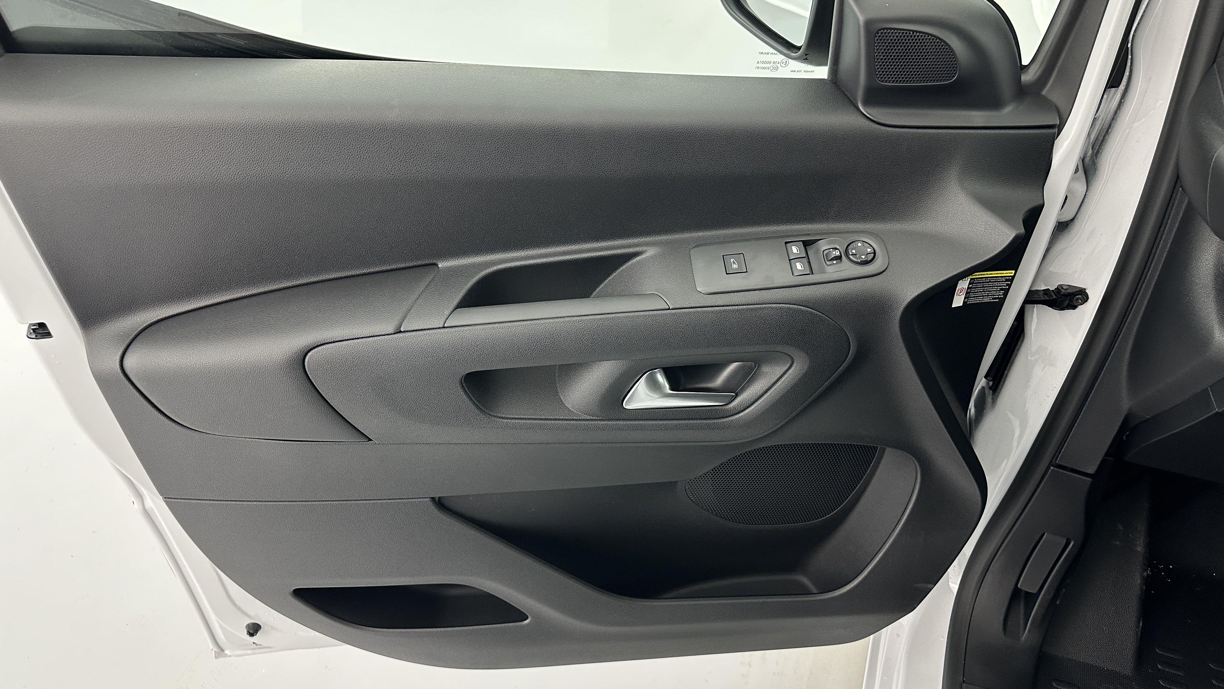 GLI00002316_p53 - PEUGEOT - PARTNER - 2025 - photo 10