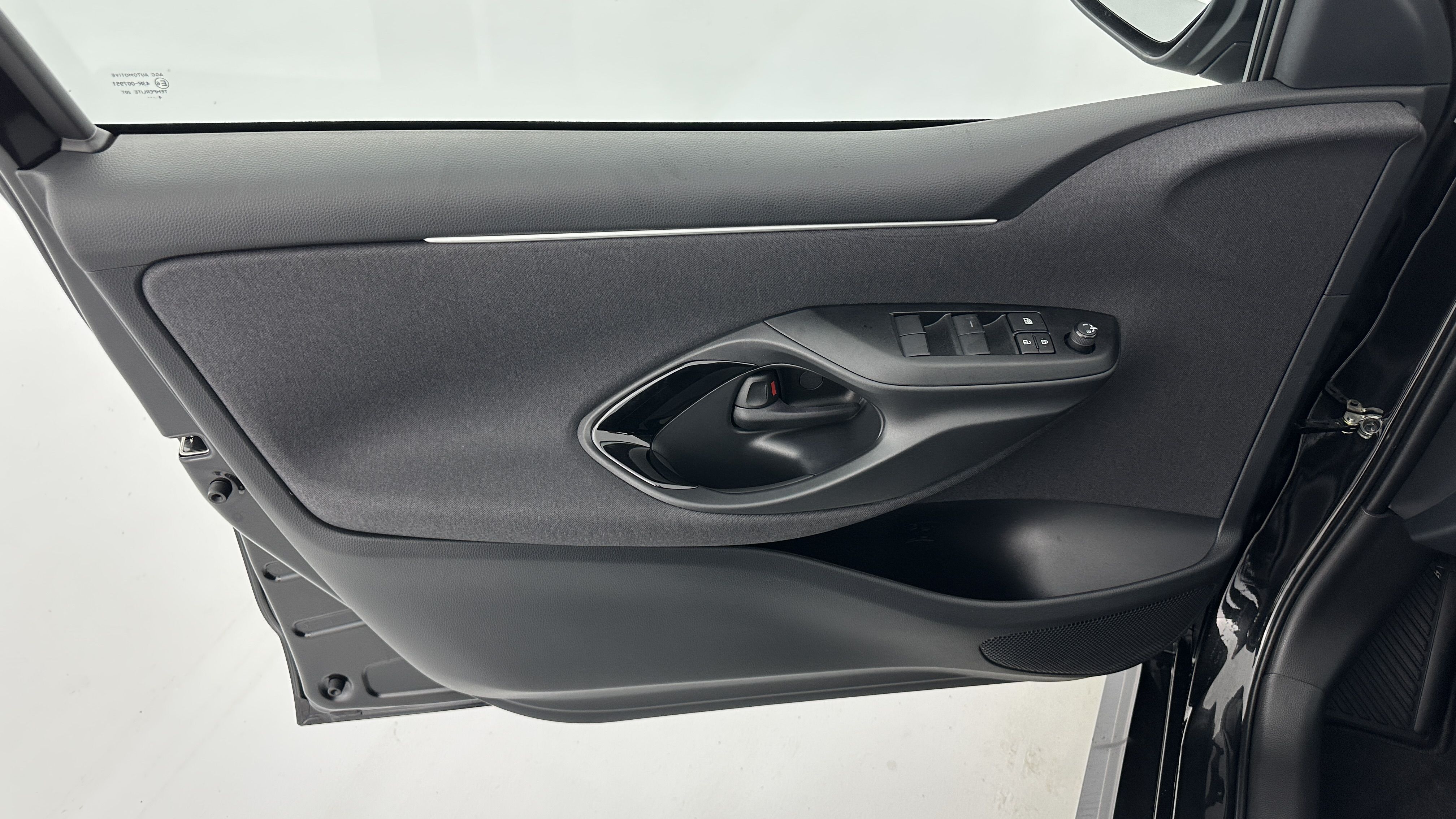 GLI00001814_p53 - TOYOTA - YARIS - 2024 - photo 12