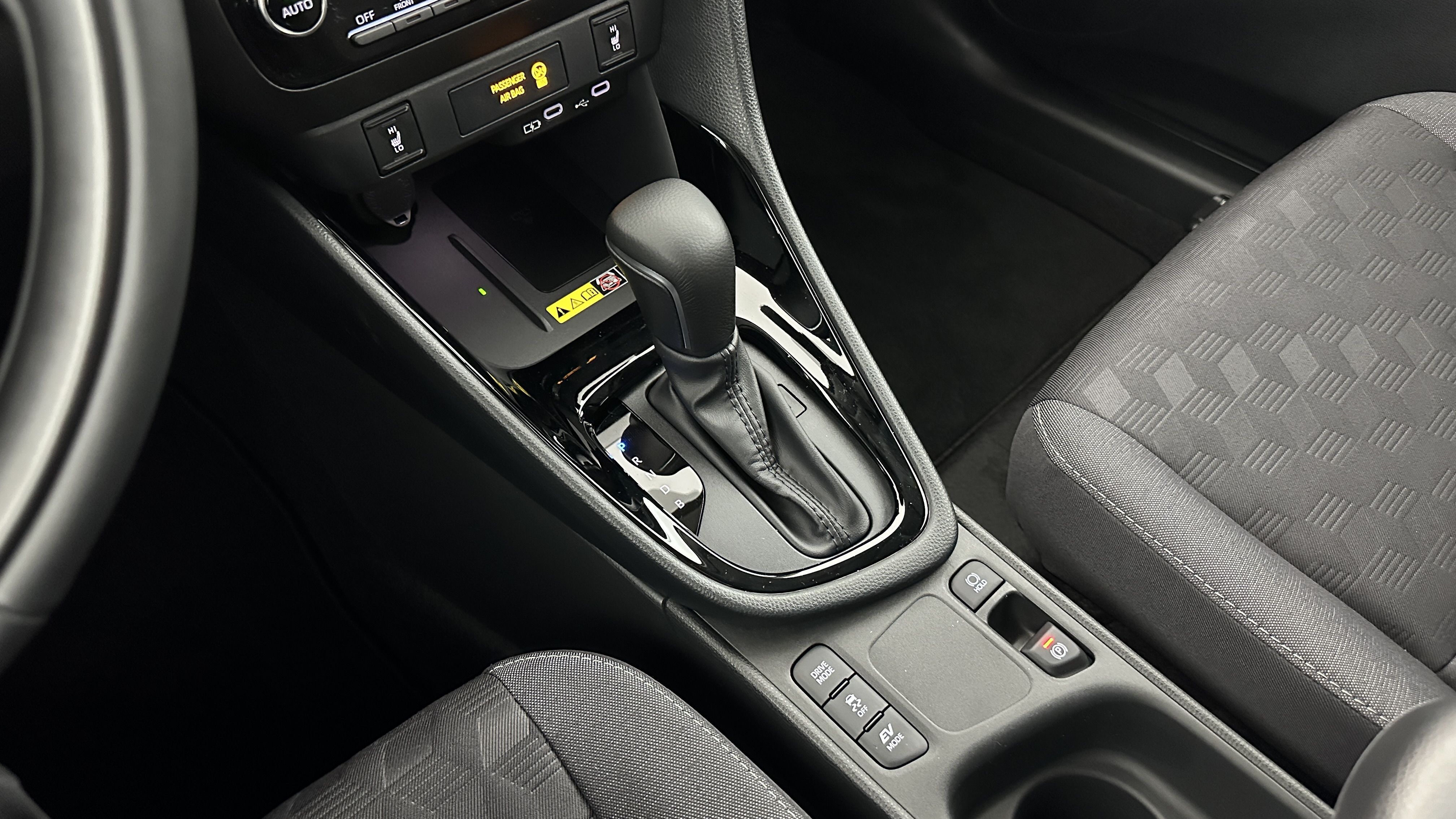 GLI00001814_p53 - TOYOTA - YARIS - 2024 - photo 16