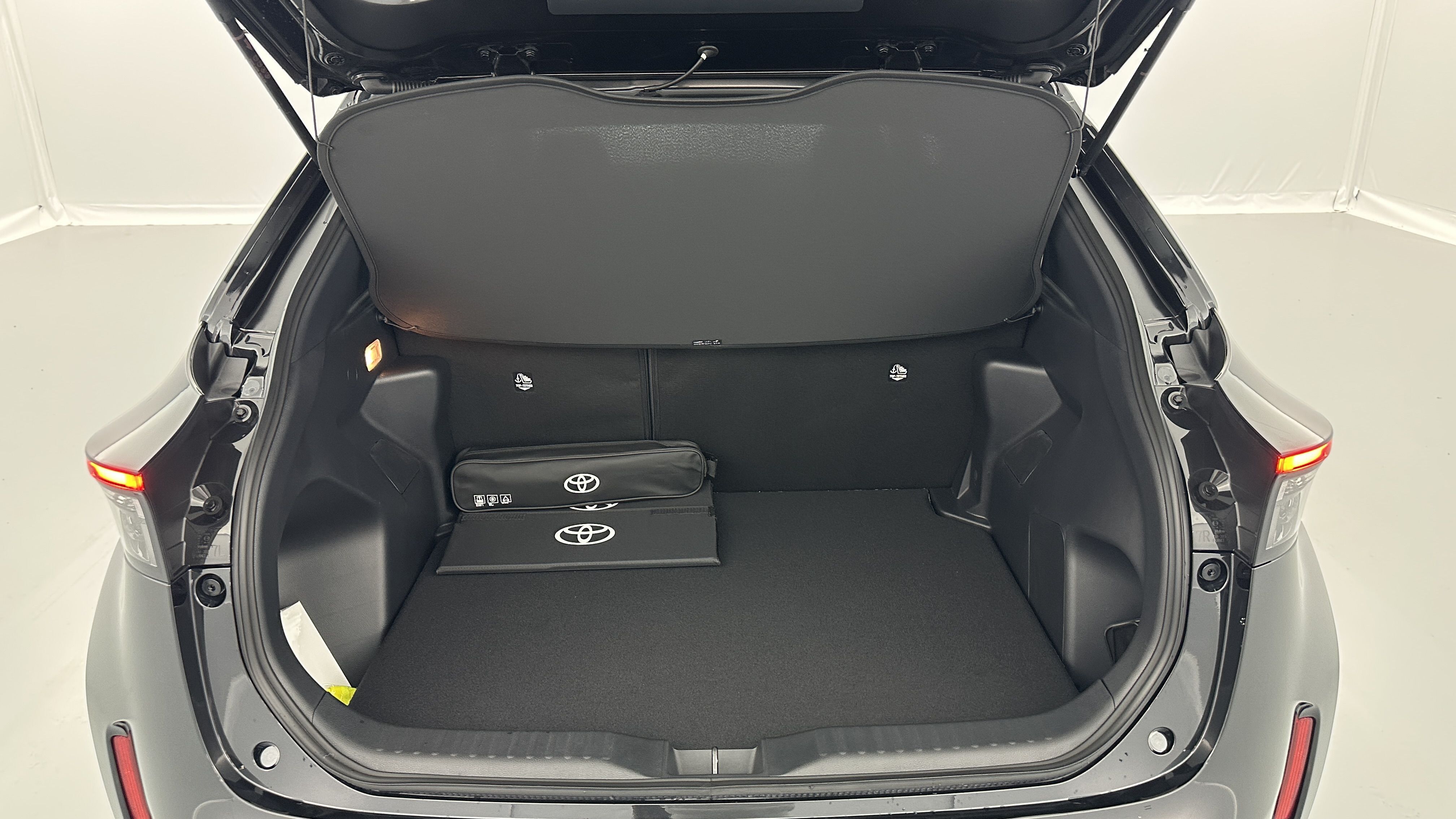 GLI00001430_p53 - TOYOTA - YARIS CROSS - 2024 - photo 10