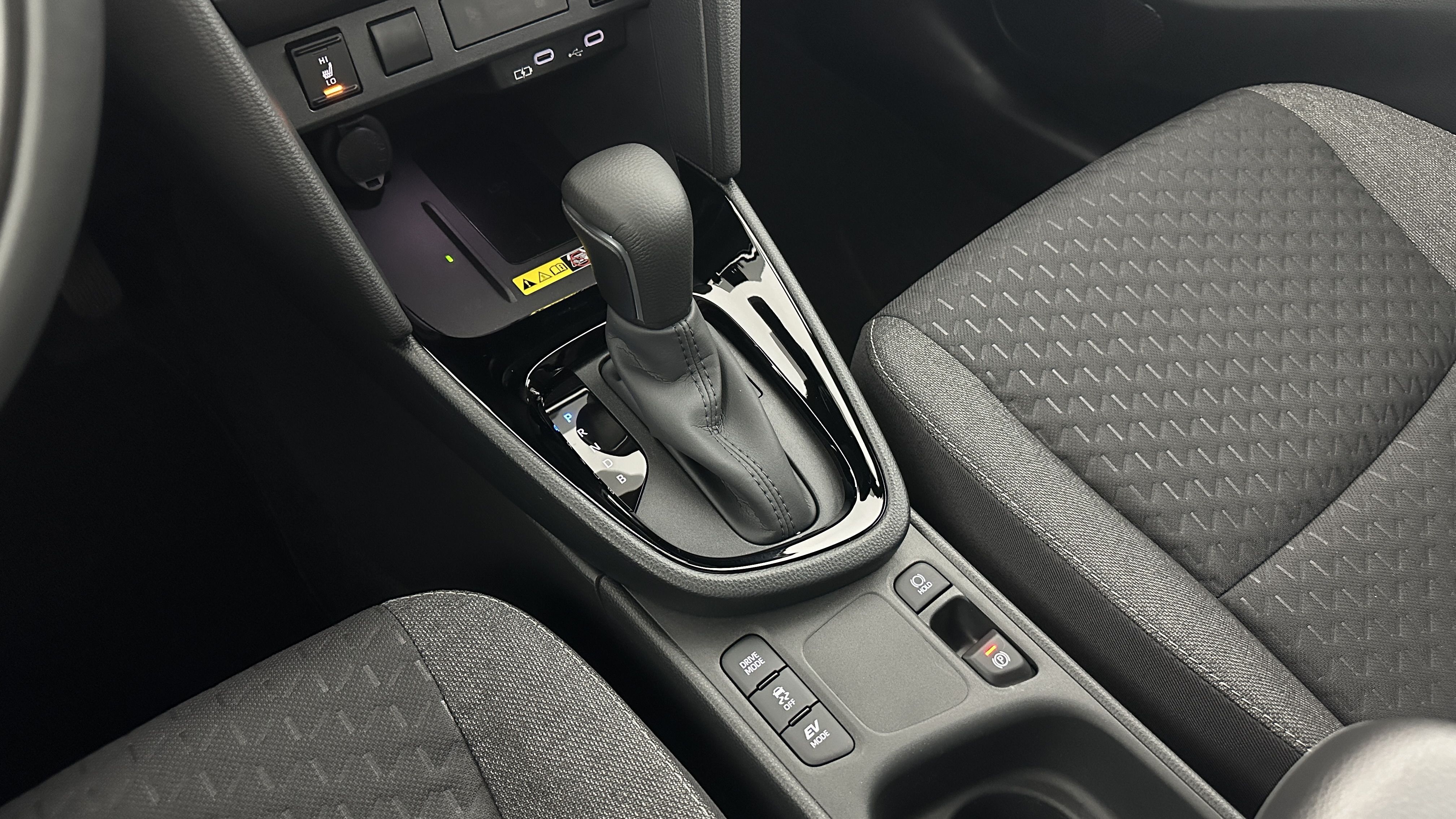 GLI00001430_p53 - TOYOTA - YARIS CROSS - 2024 - photo 17