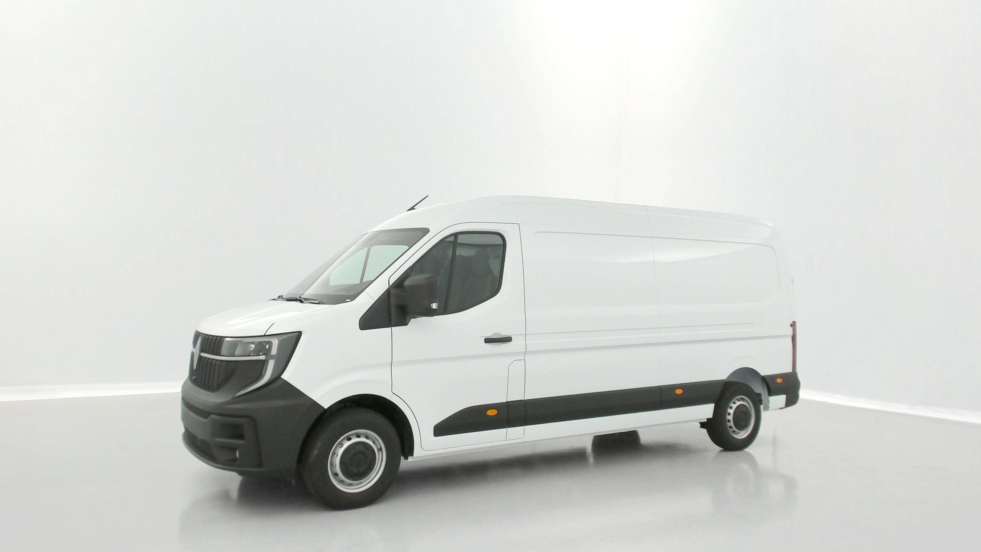 GLI00006062_p53 - RENAULT - MASTER - 2025 - photo 19