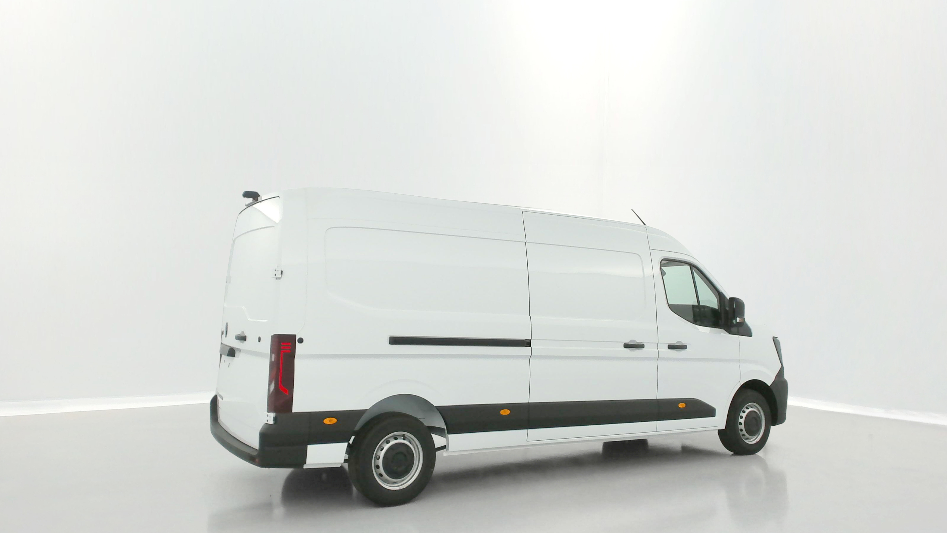GLI00006062_p53 - RENAULT - MASTER - 2025 - photo 21