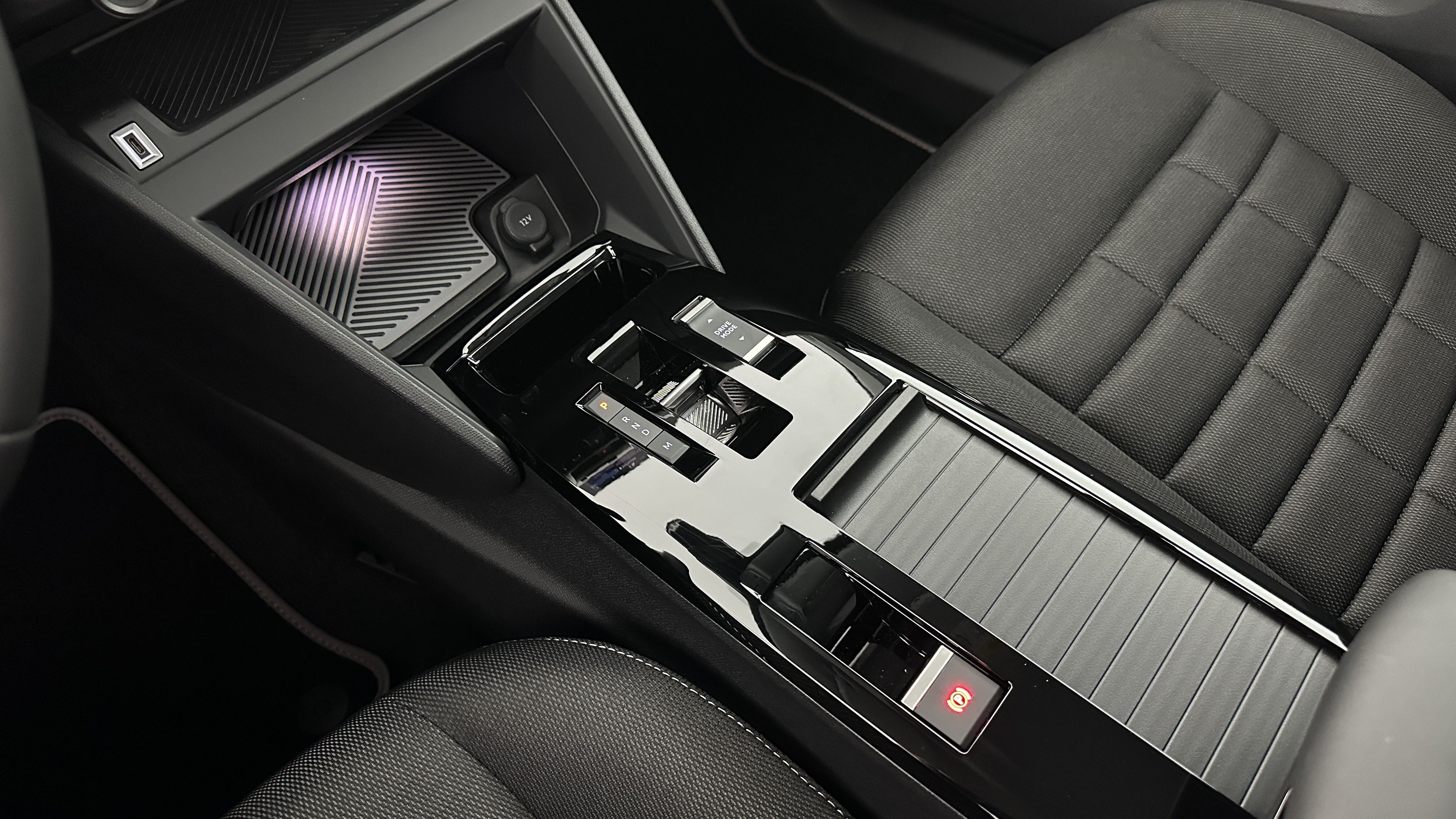 GLI00009052_p53 - CITROEN - C4 - 2025 - photo 17