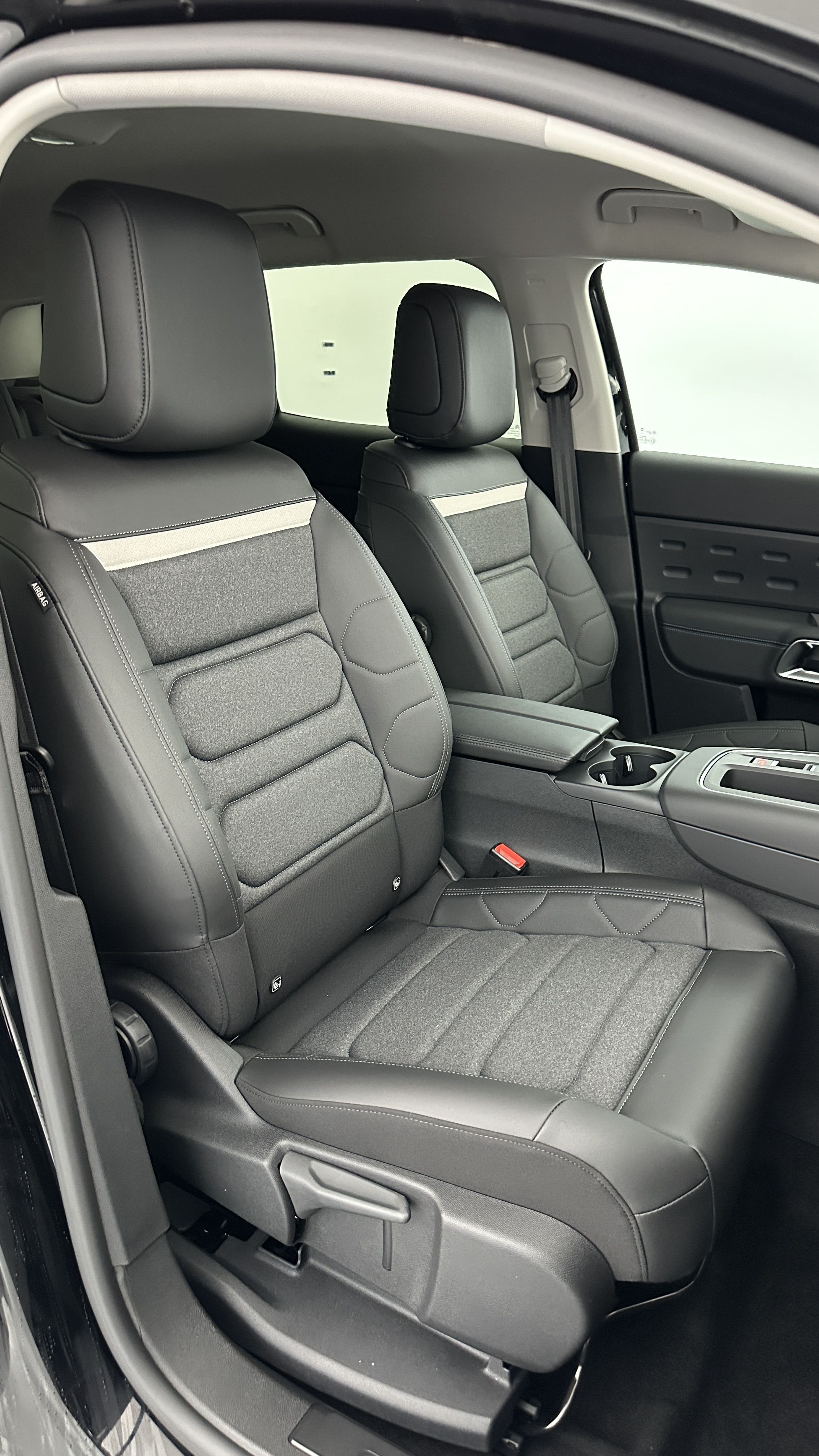 GLI00010162_p53 - CITROEN - C5 AIRCROSS - 2025 - photo 18