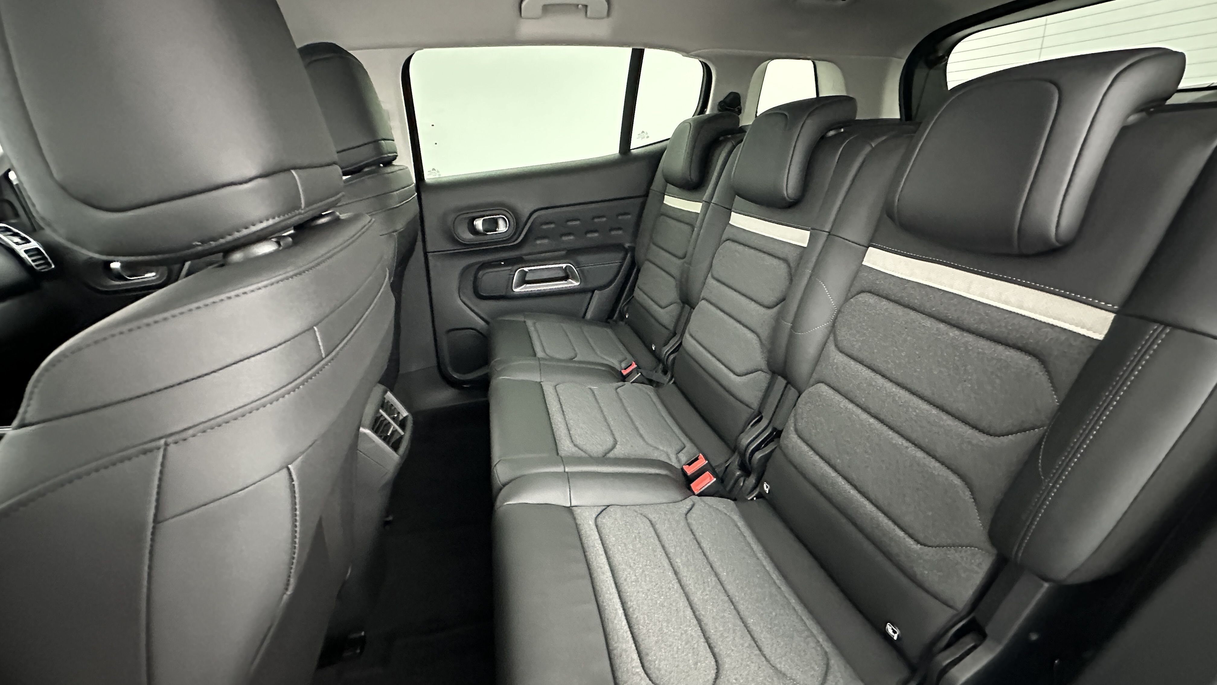 GLI00010161_p53 - CITROEN - C5 AIRCROSS - 2025 - photo 9